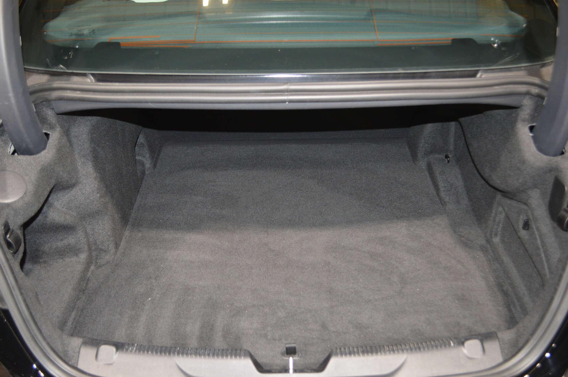 Jaguar Xe view 24
