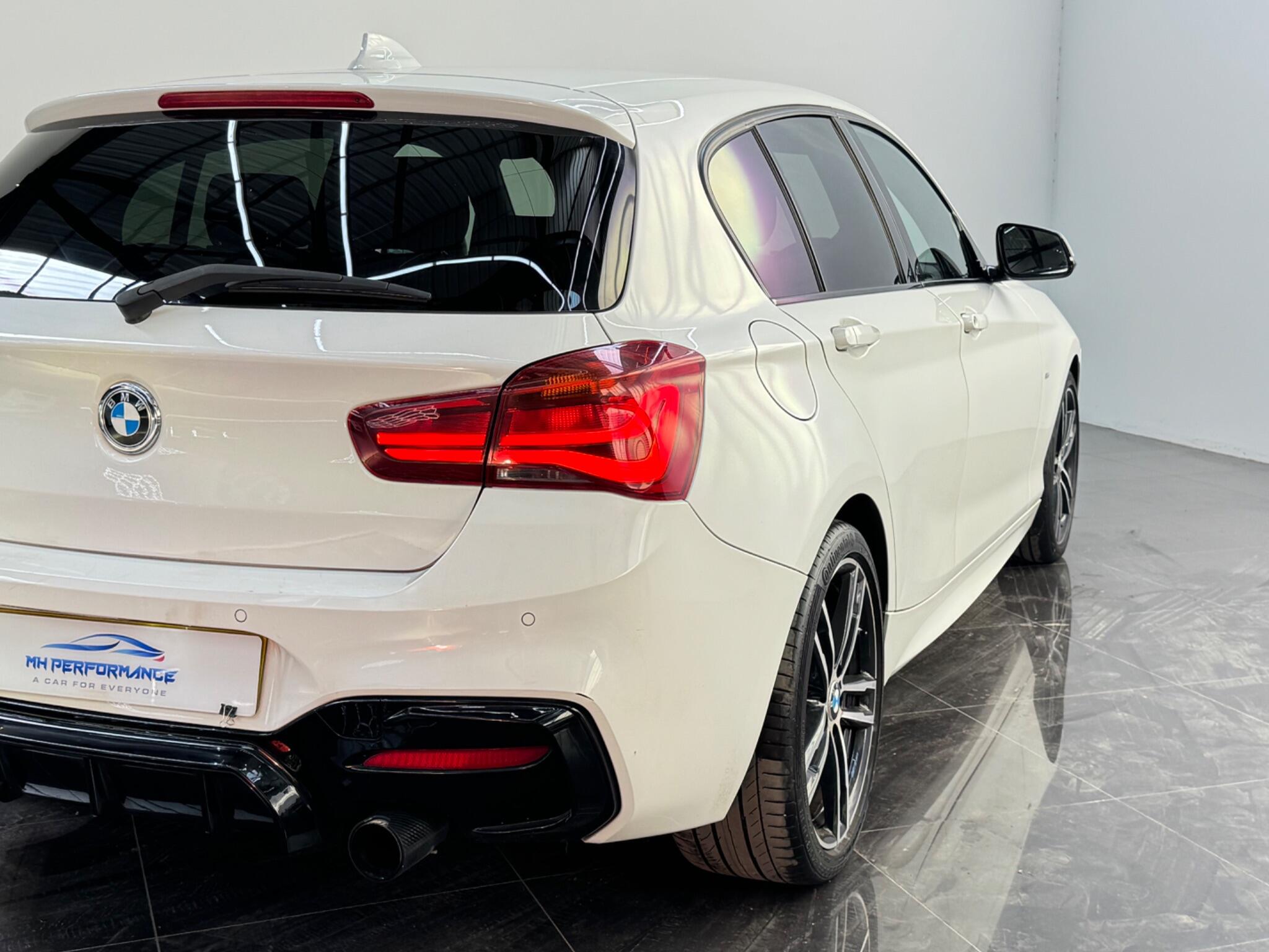 BMW 1 Series view 16