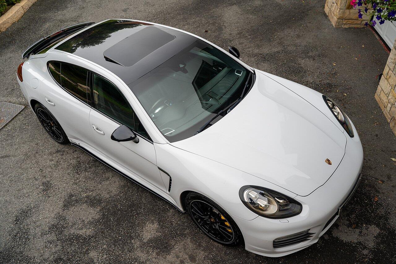 Porsche Panamera view 19