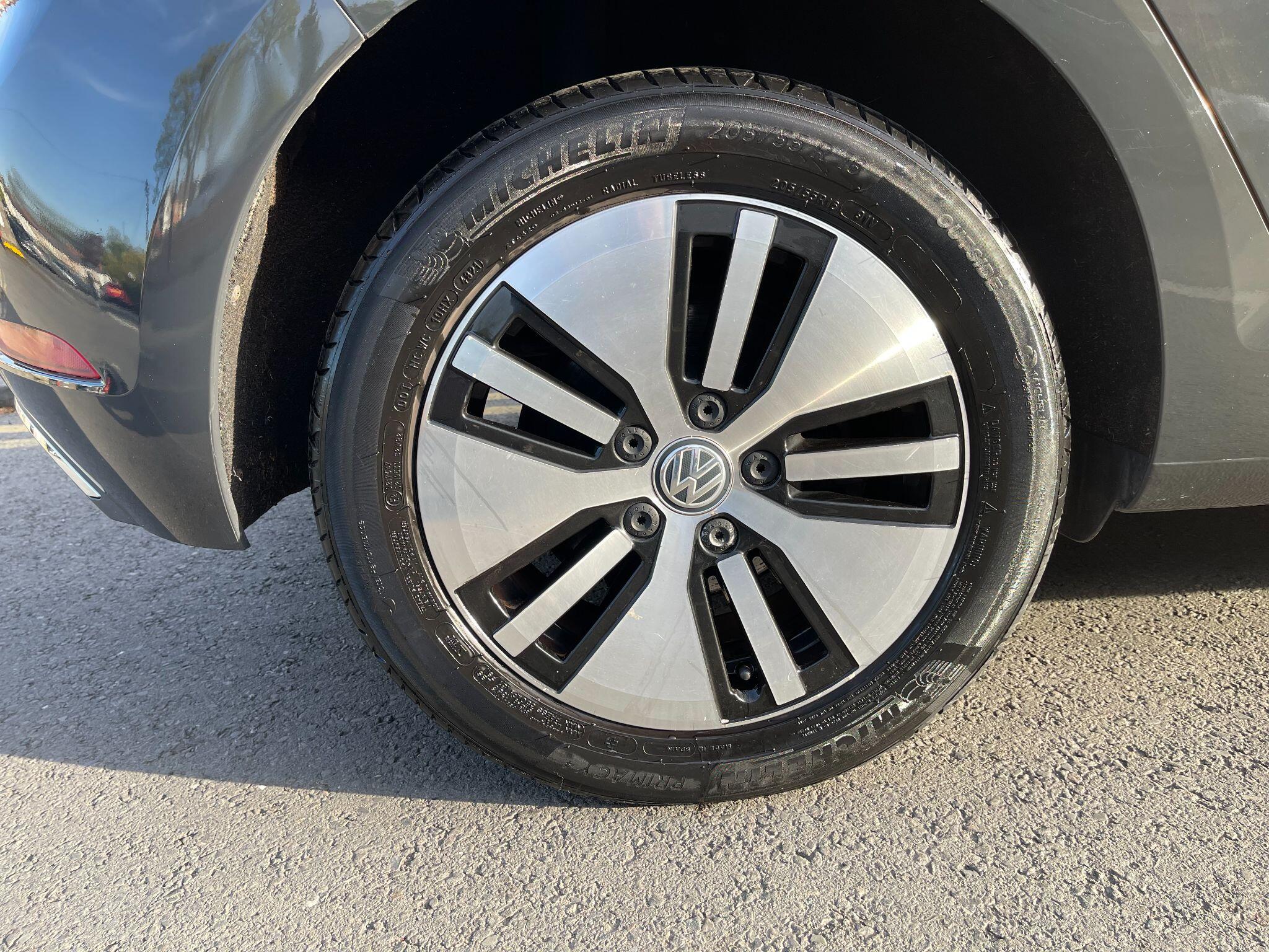Volkswagen E-Golf view 46