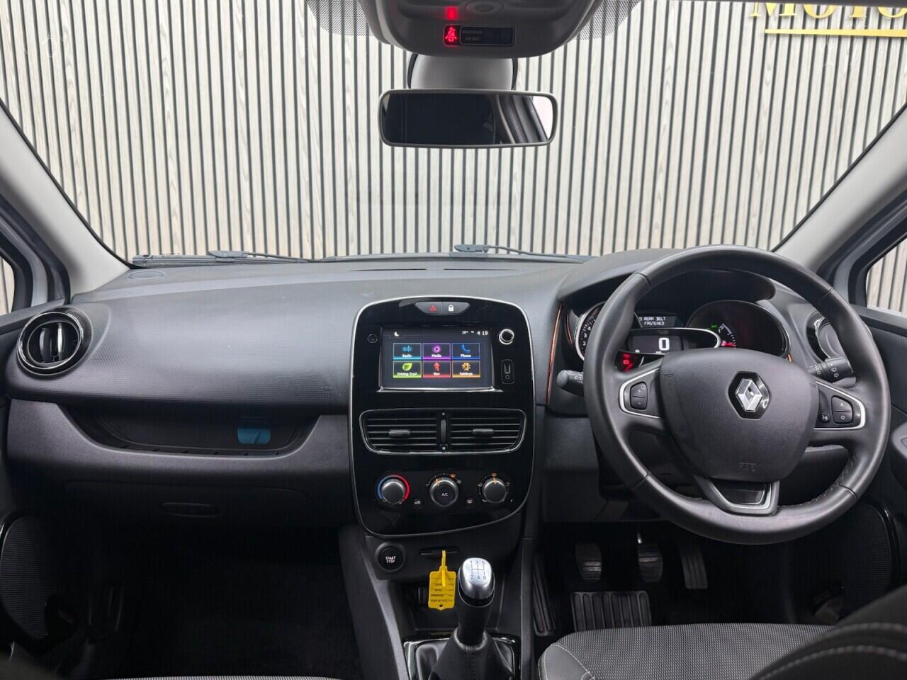 Renault Clio view 8