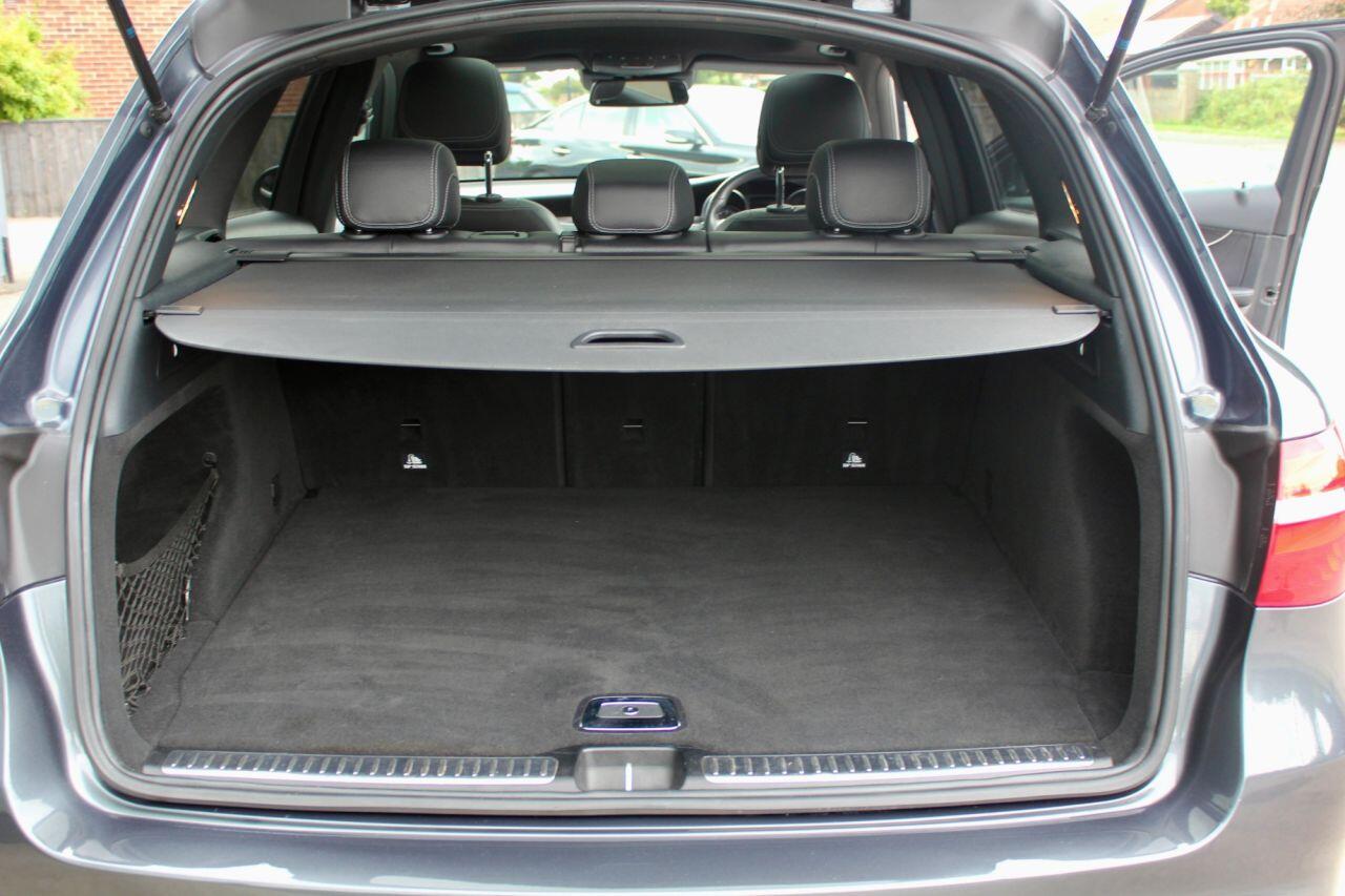 Mercedes-Benz GLC view 18
