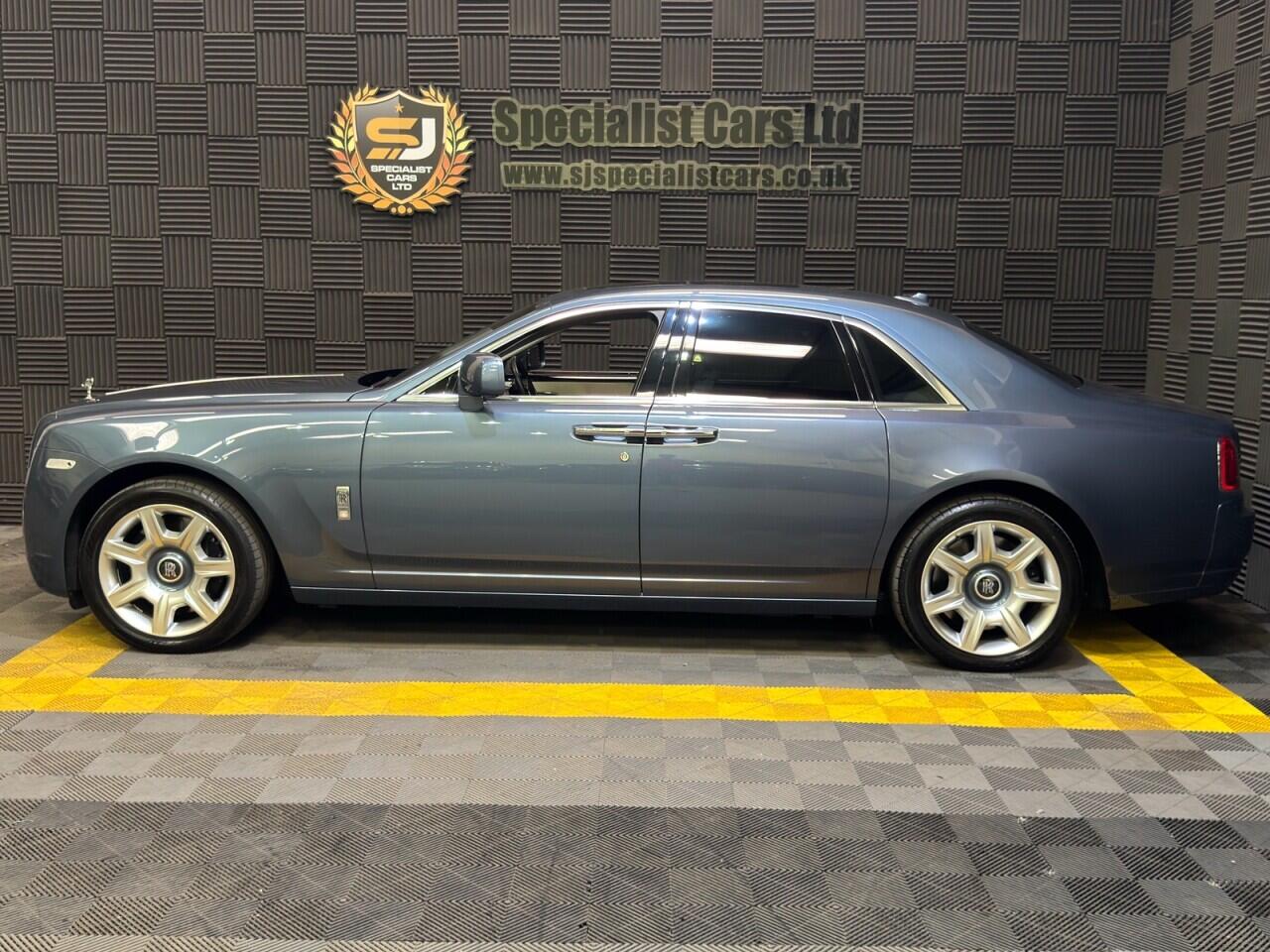 Rolls-Royce Ghost view 25
