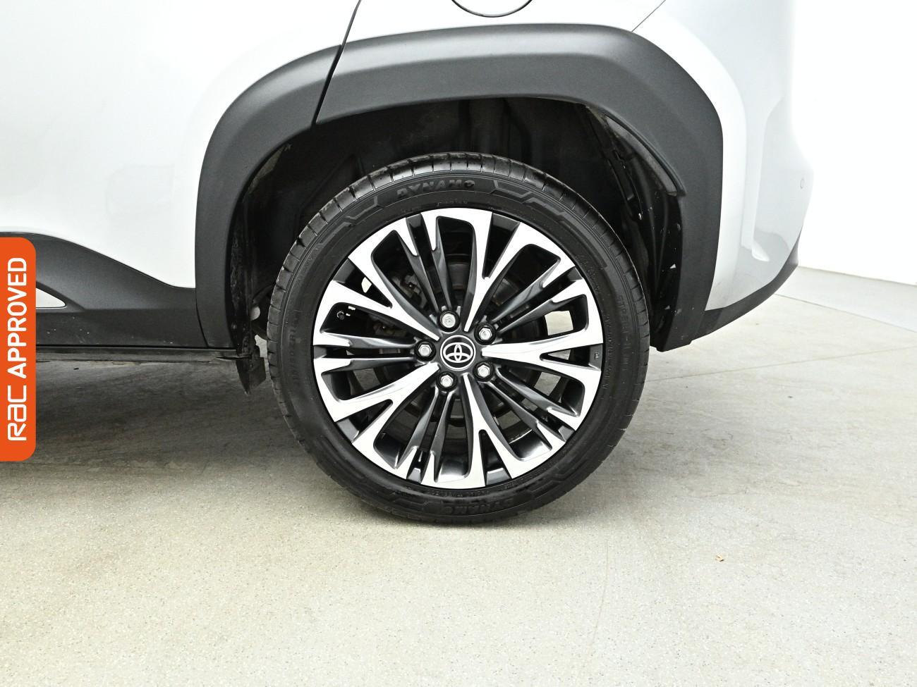 Toyota Yaris Cross view 27