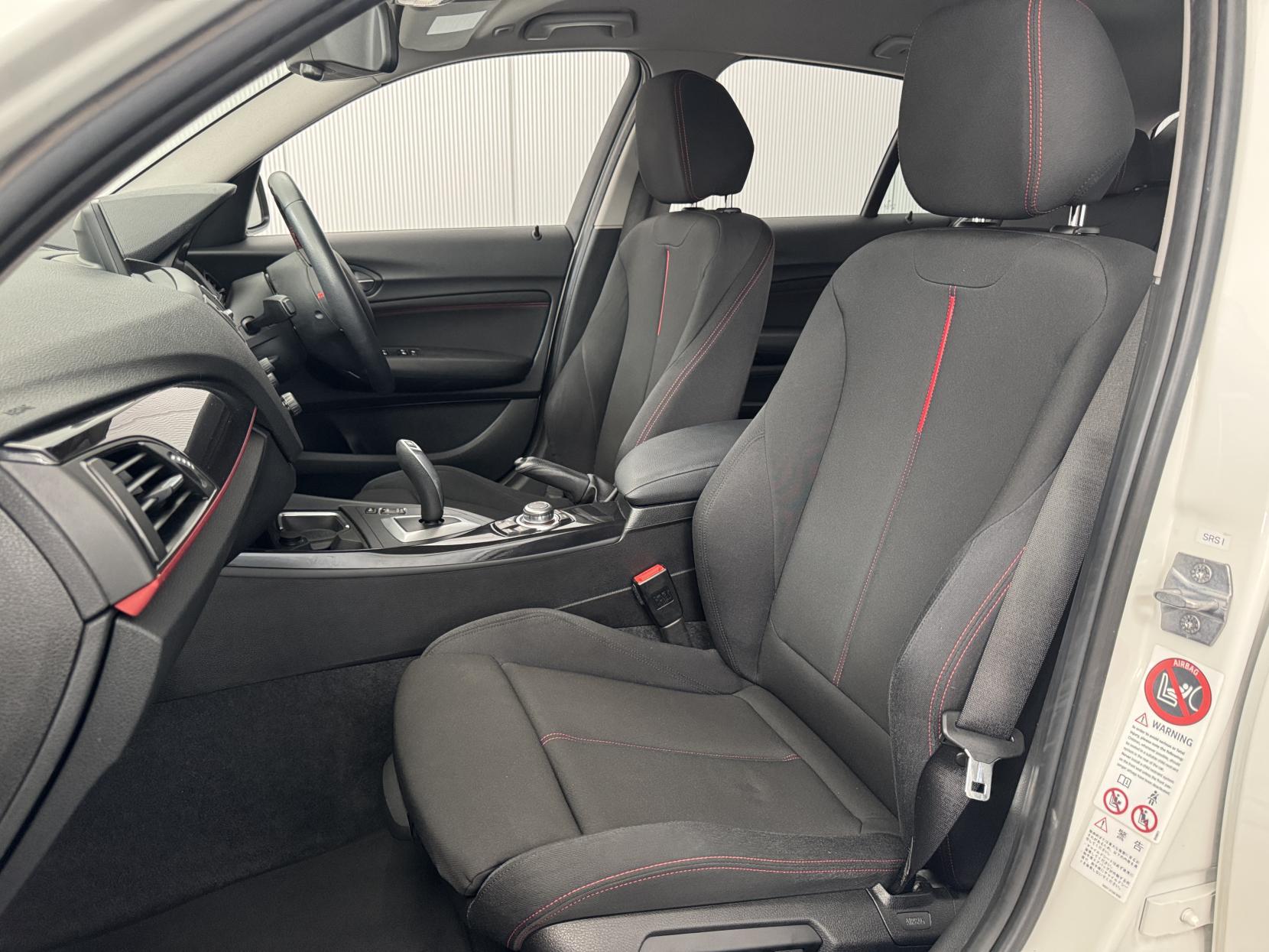 BMW 1 Series view 52
