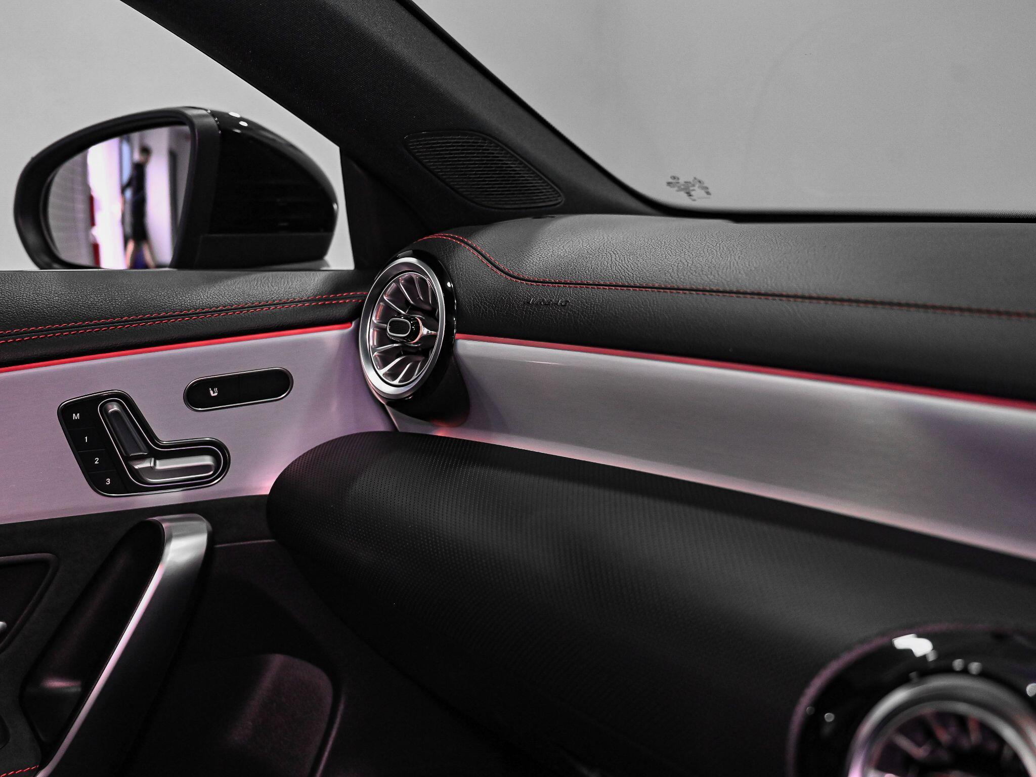 Mercedes-Benz Cla view 13