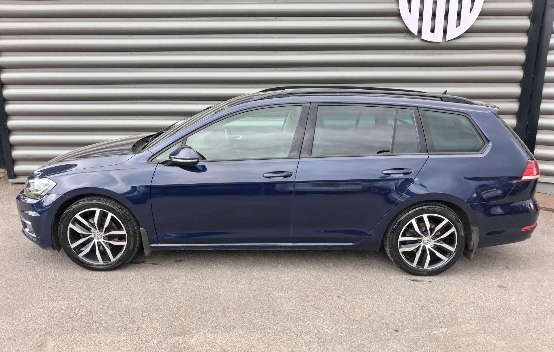 Volkswagen Golf view 10