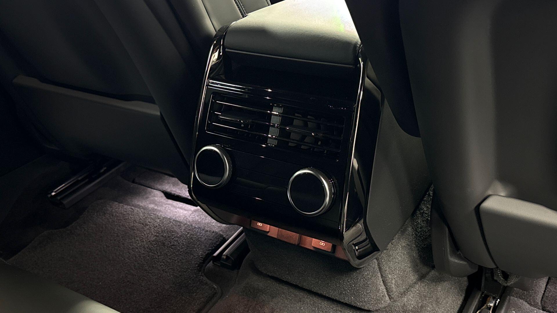 Land Rover Range Rover Sport view 18
