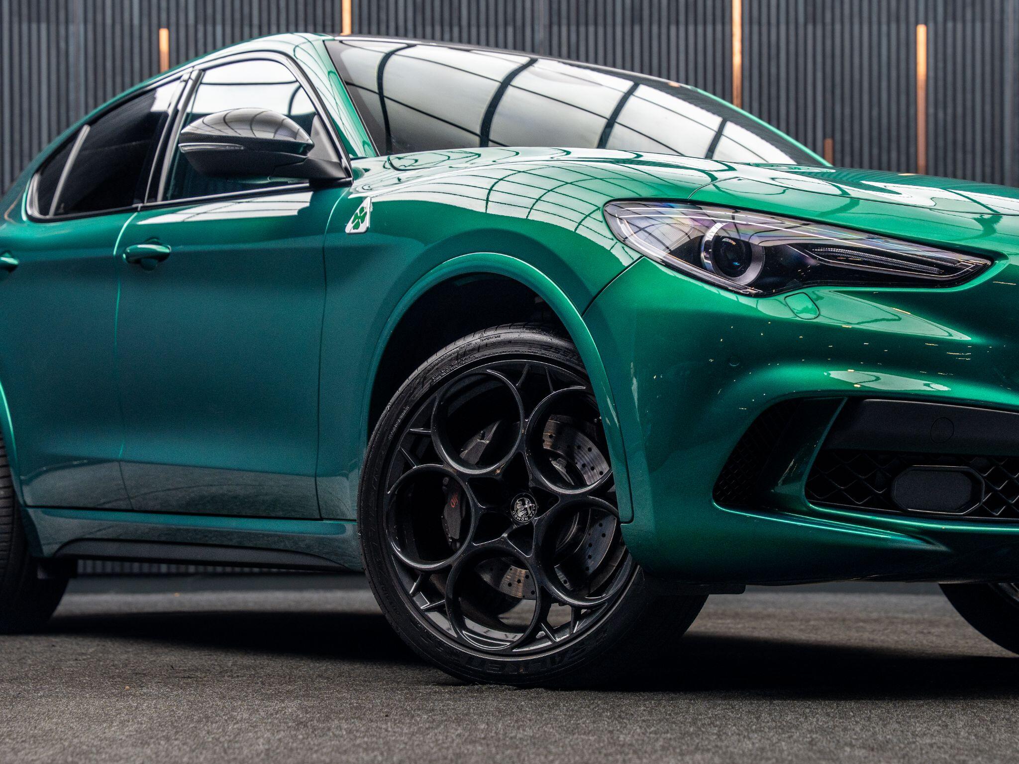 Alfa Romeo Stelvio view 9