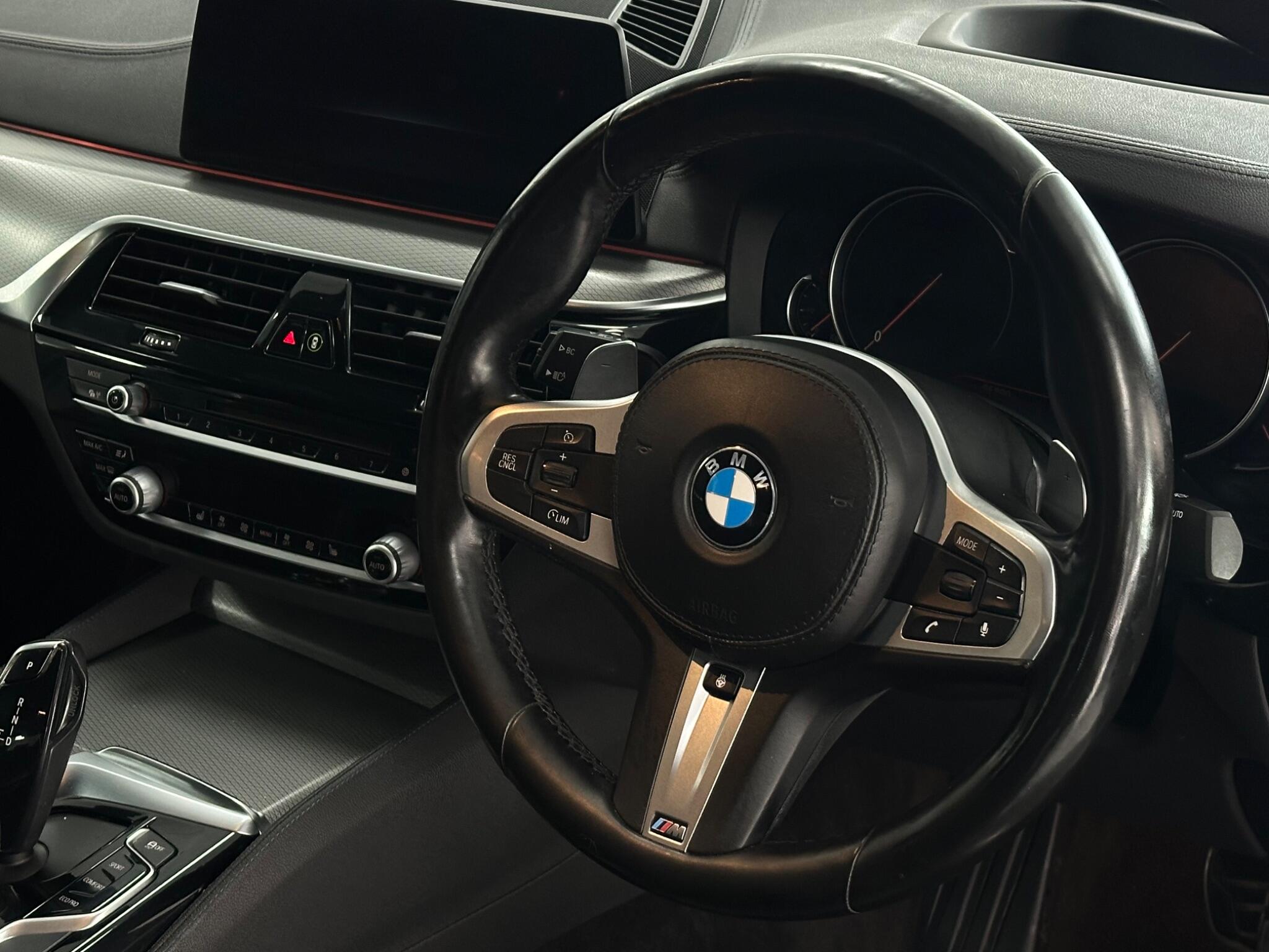 BMW 5 Series view 15