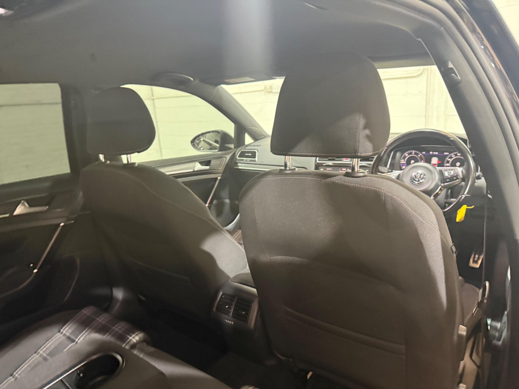 Volkswagen Golf view 70