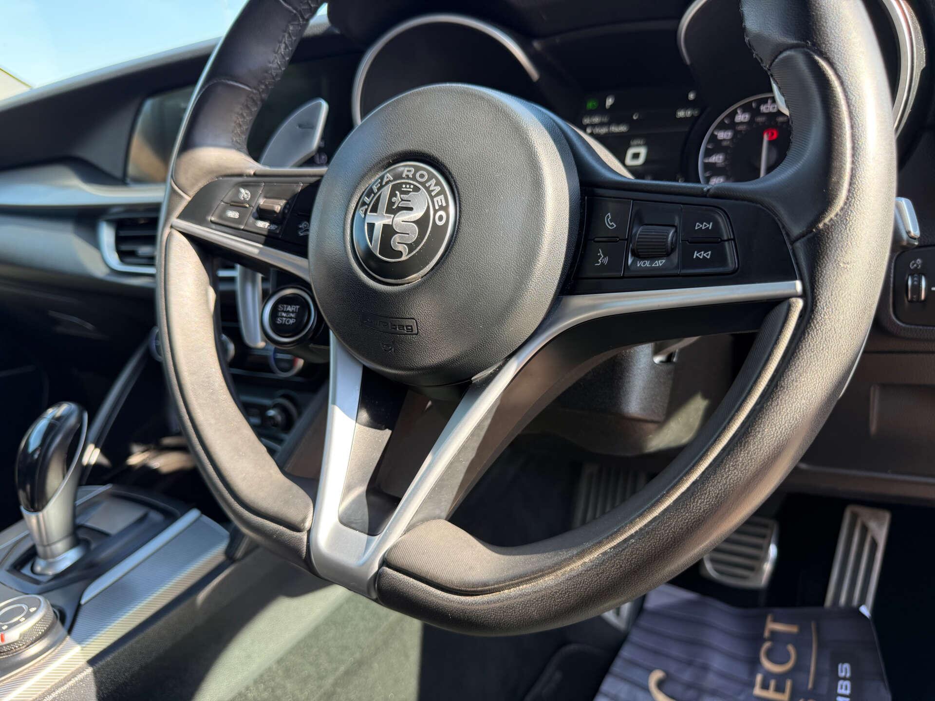 Alfa Romeo Stelvio view 33