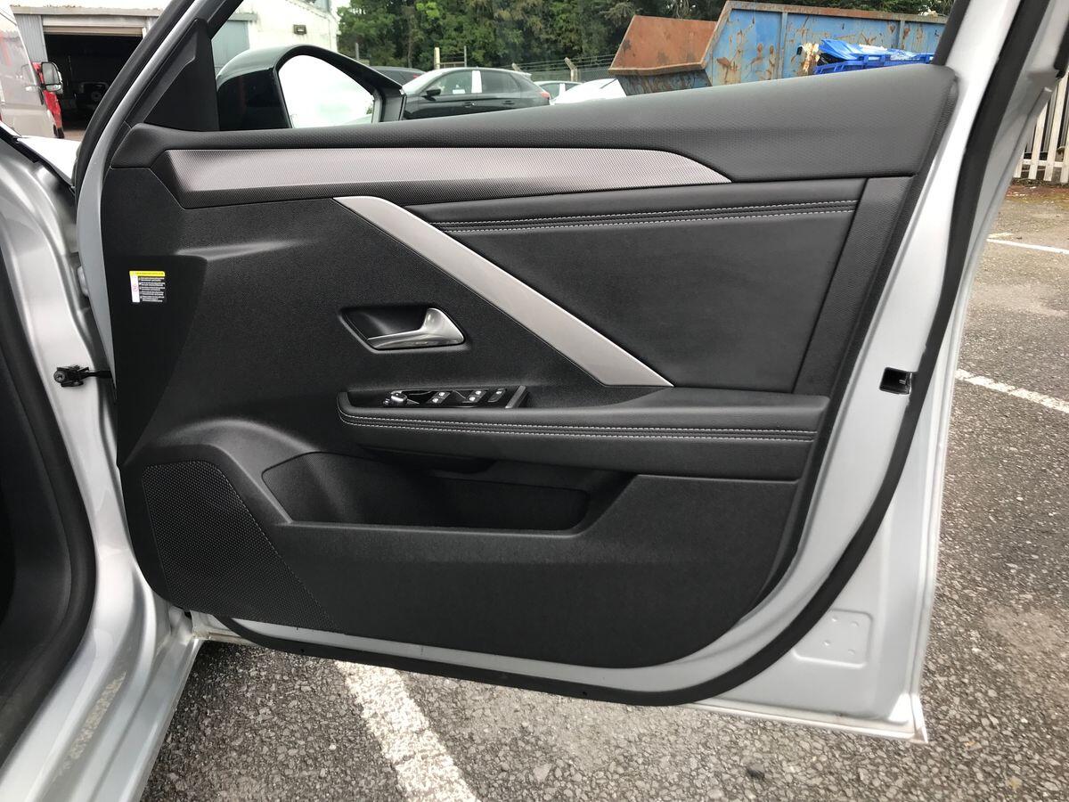 Vauxhall Astra view 16