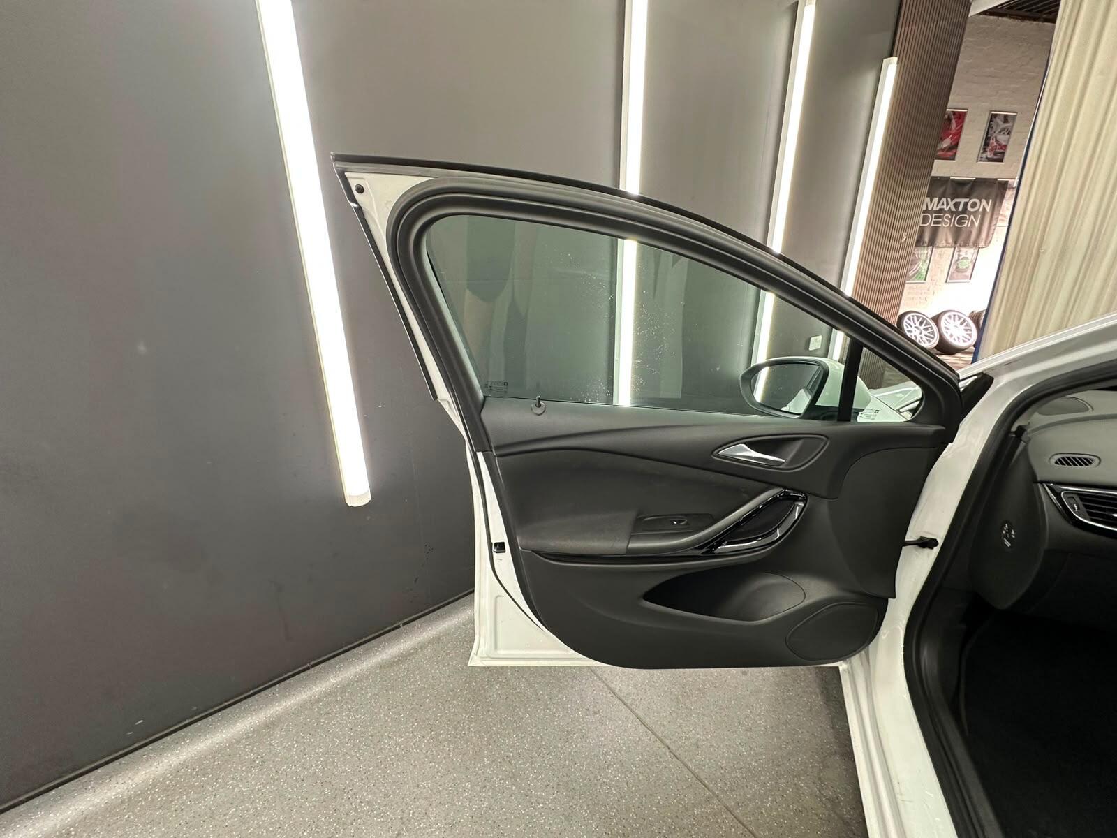 Vauxhall Astra view 12