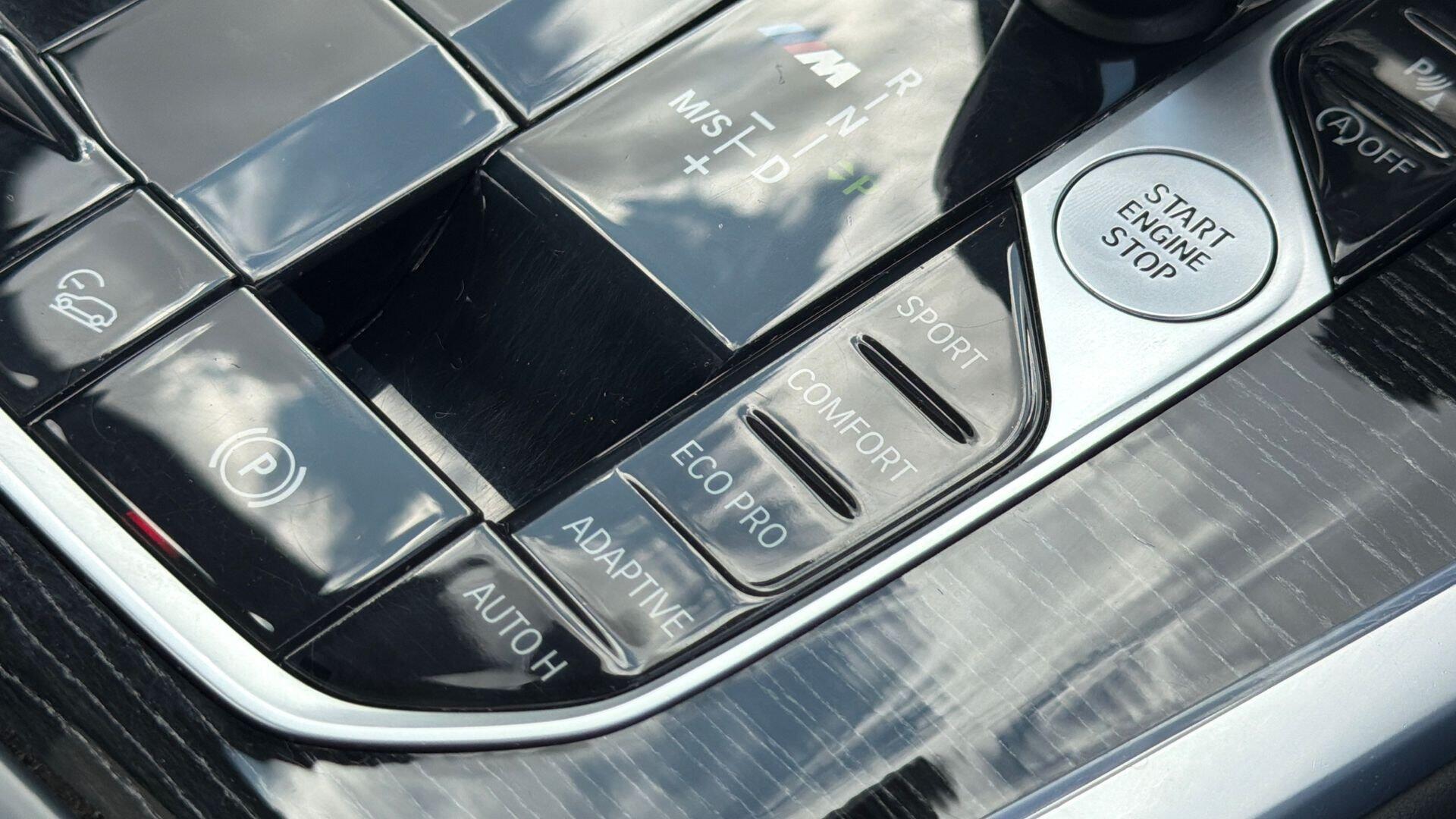 BMW X7 view 20