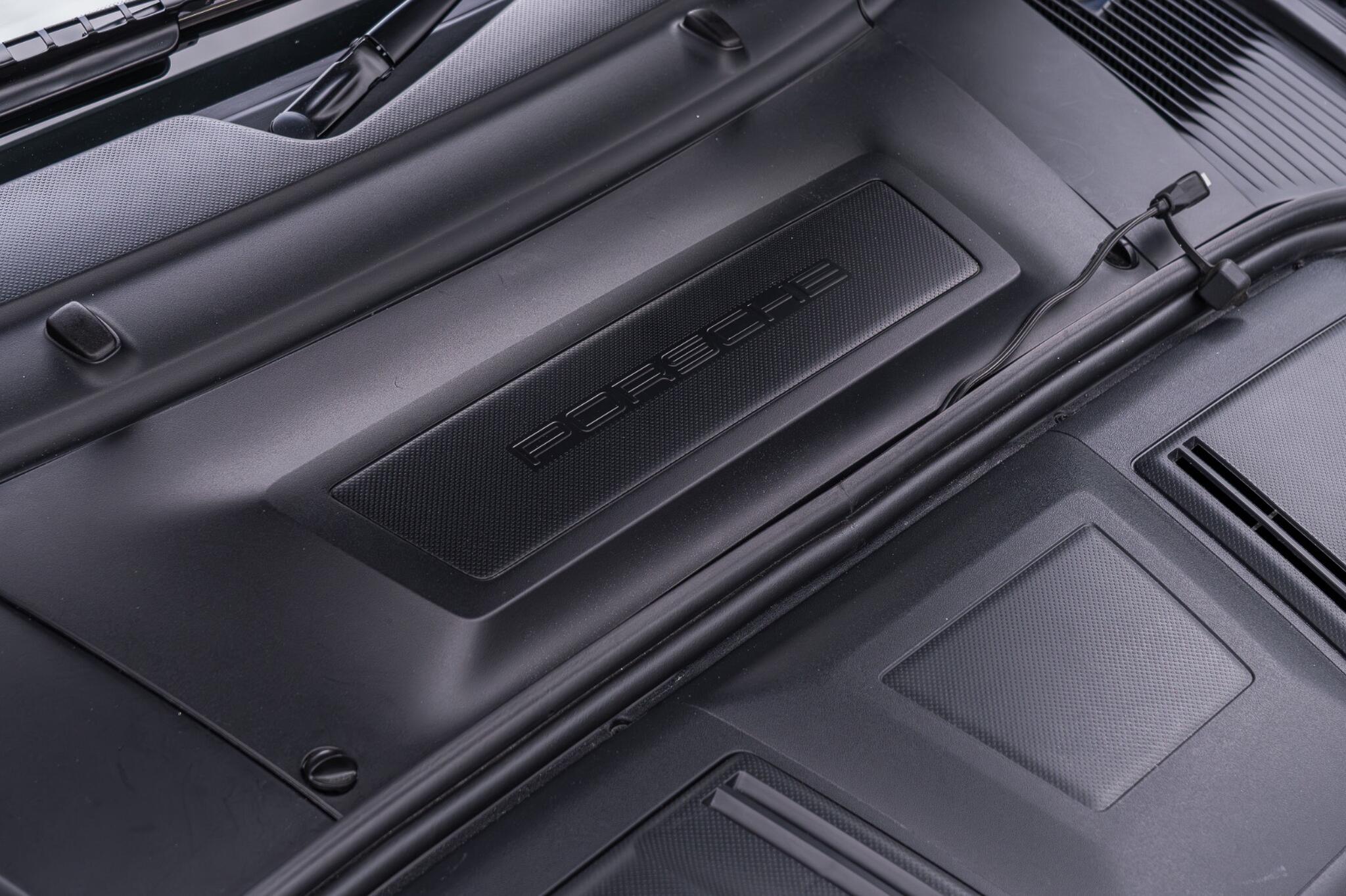 Porsche 911 view 43