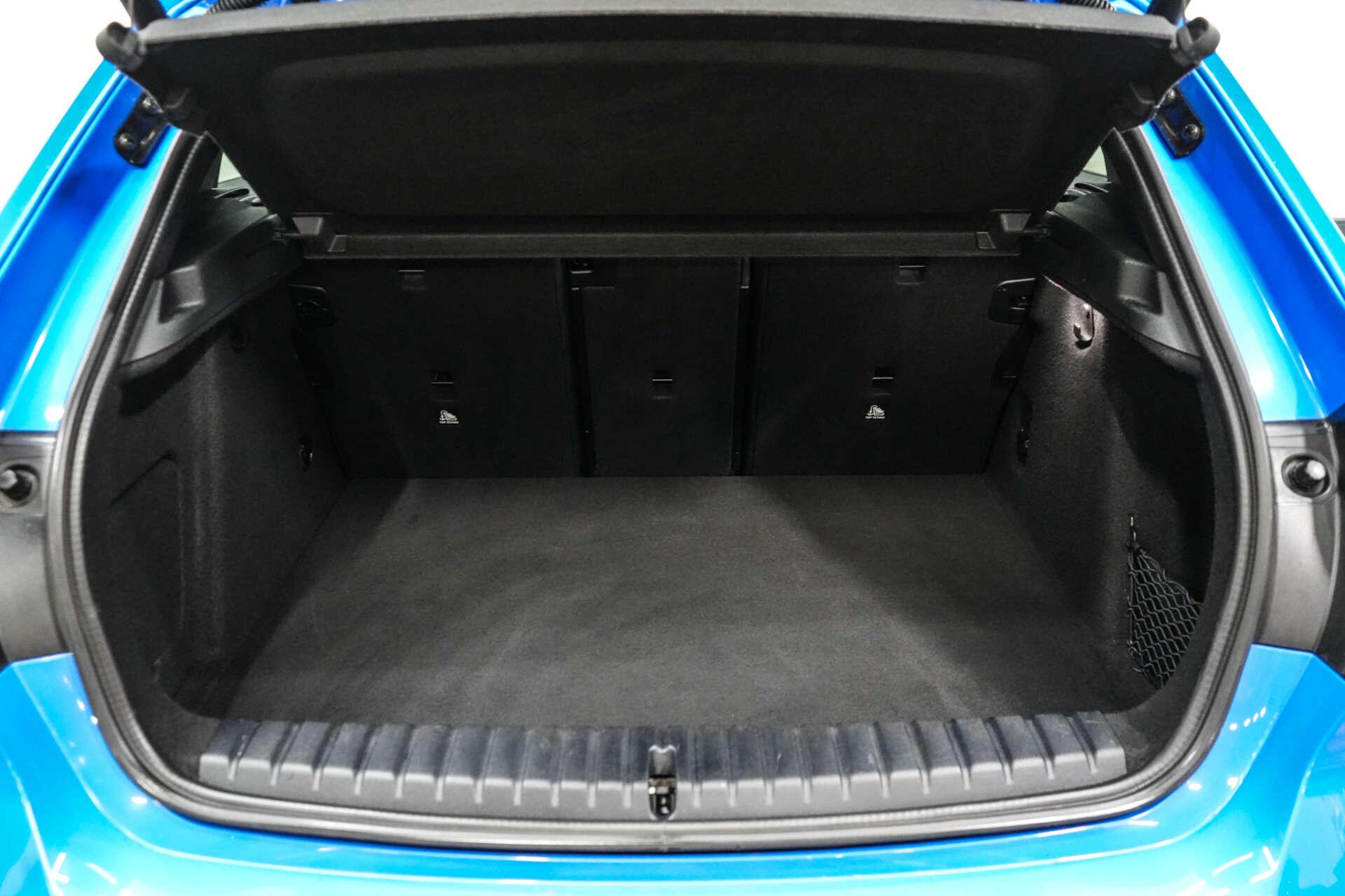 BMW 1 Series view 12