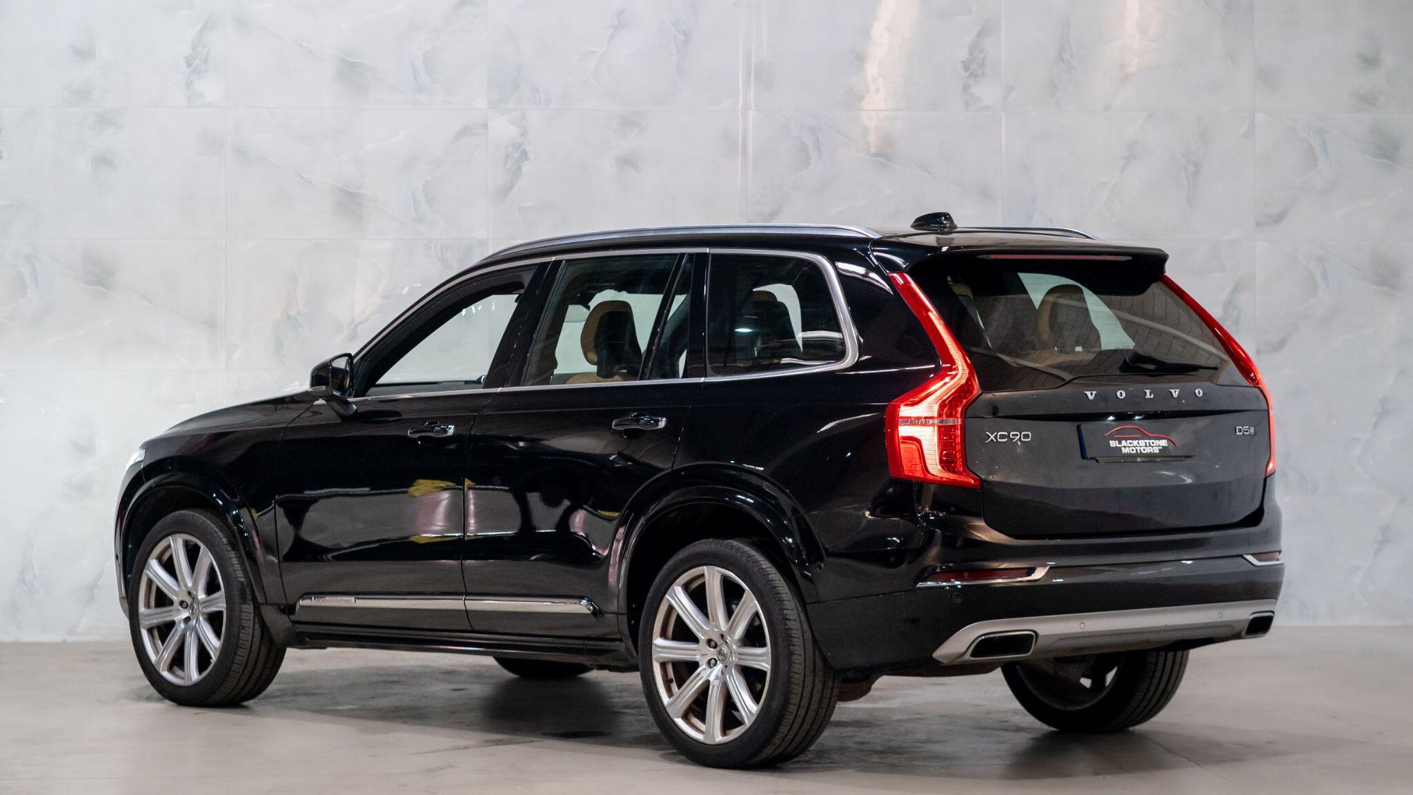 Volvo XC90 view 7