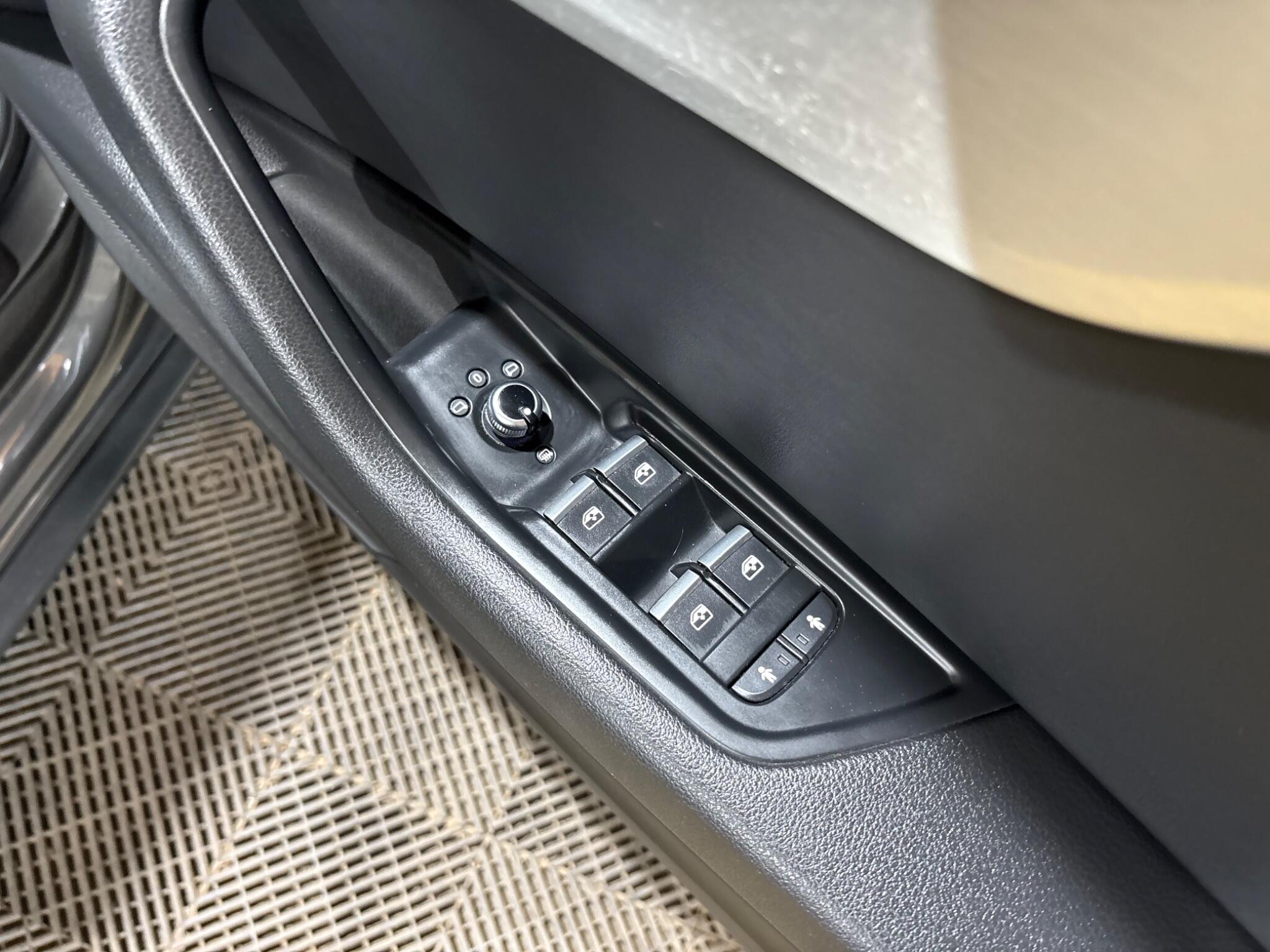 Audi A4 view 36