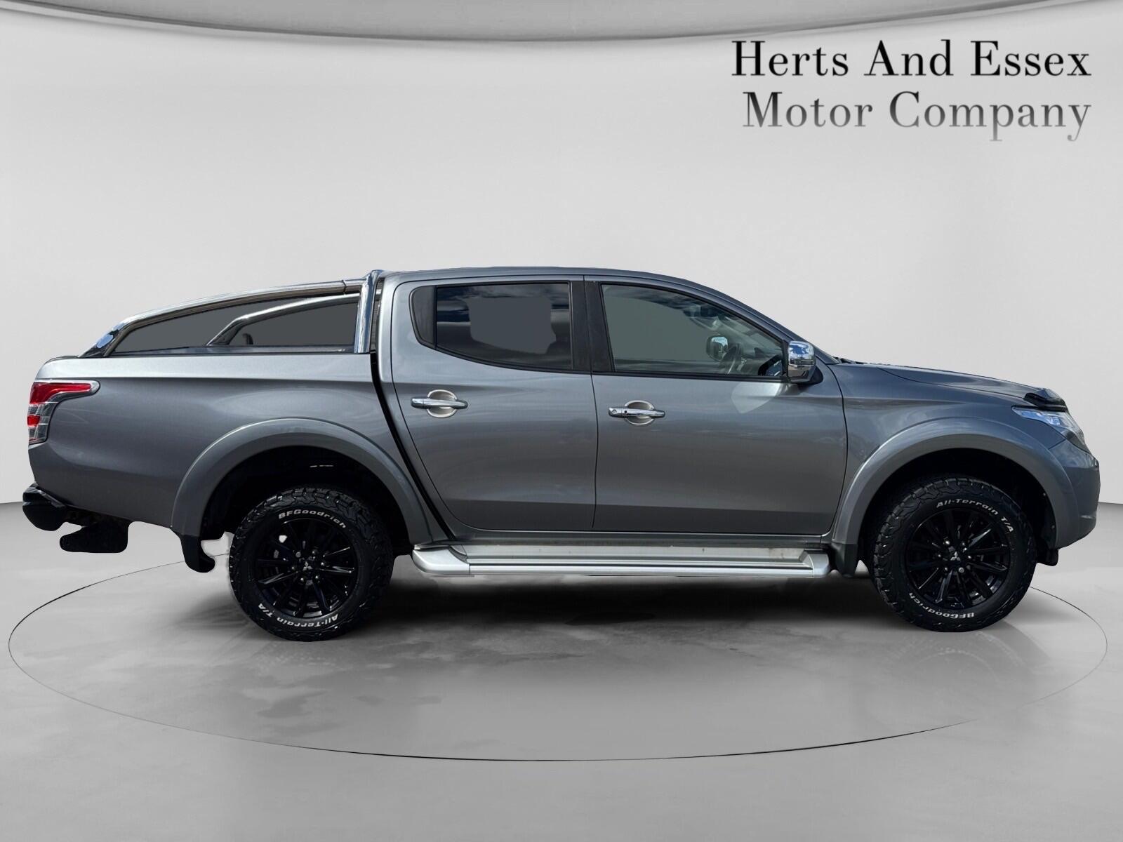Mitsubishi L200 view 7