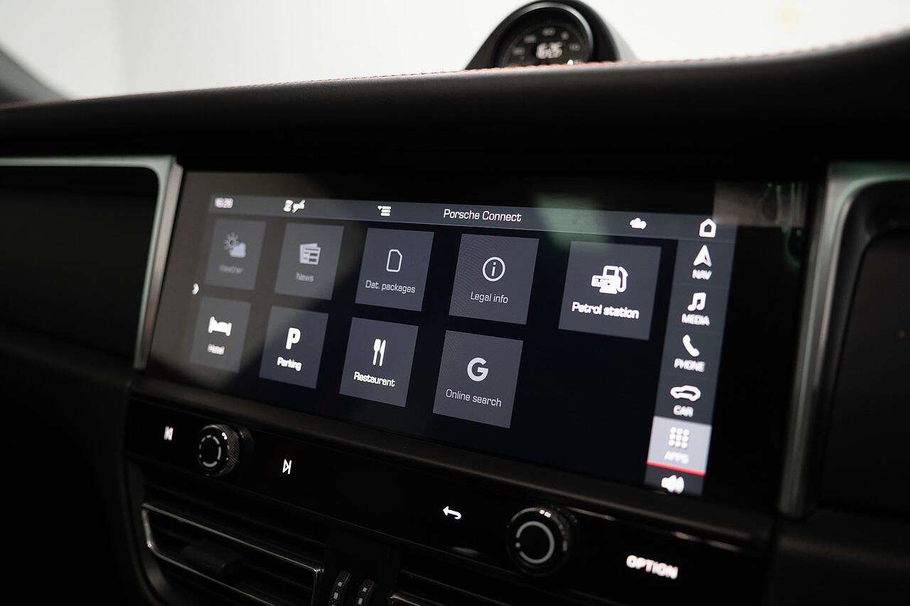 Porsche Macan view 16