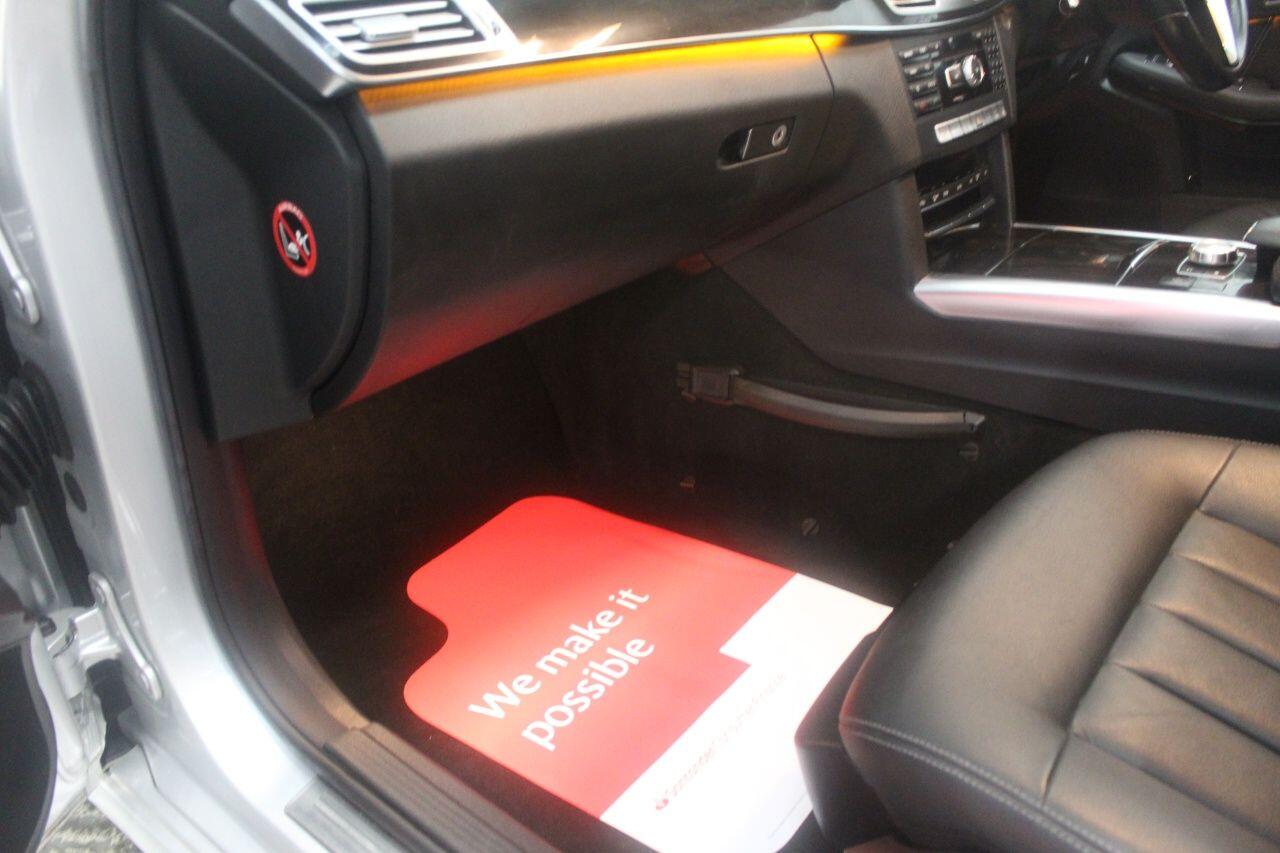 Mercedes-Benz E-Class view 32