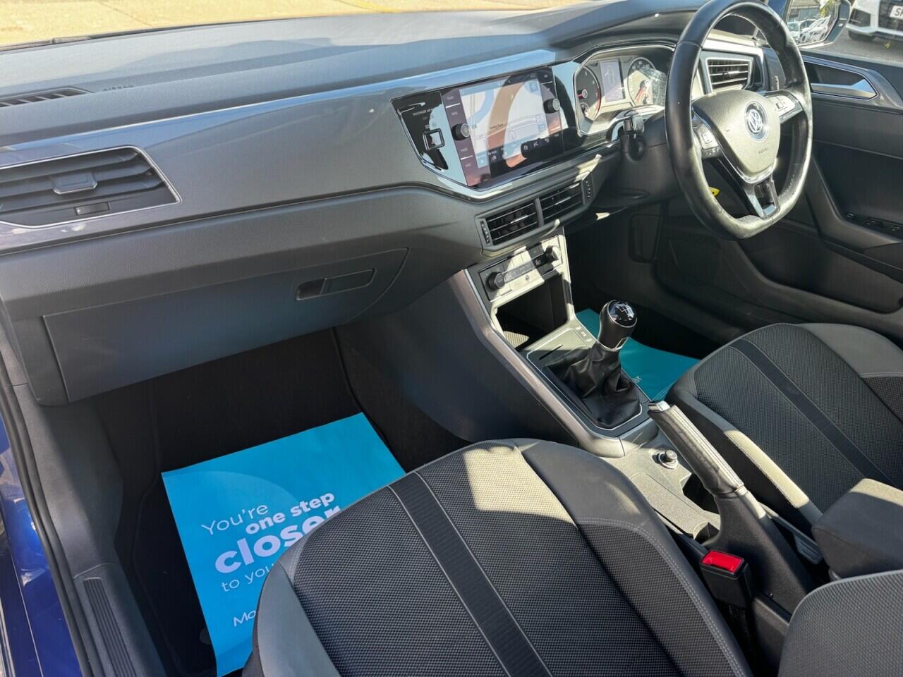 Volkswagen Polo view 3