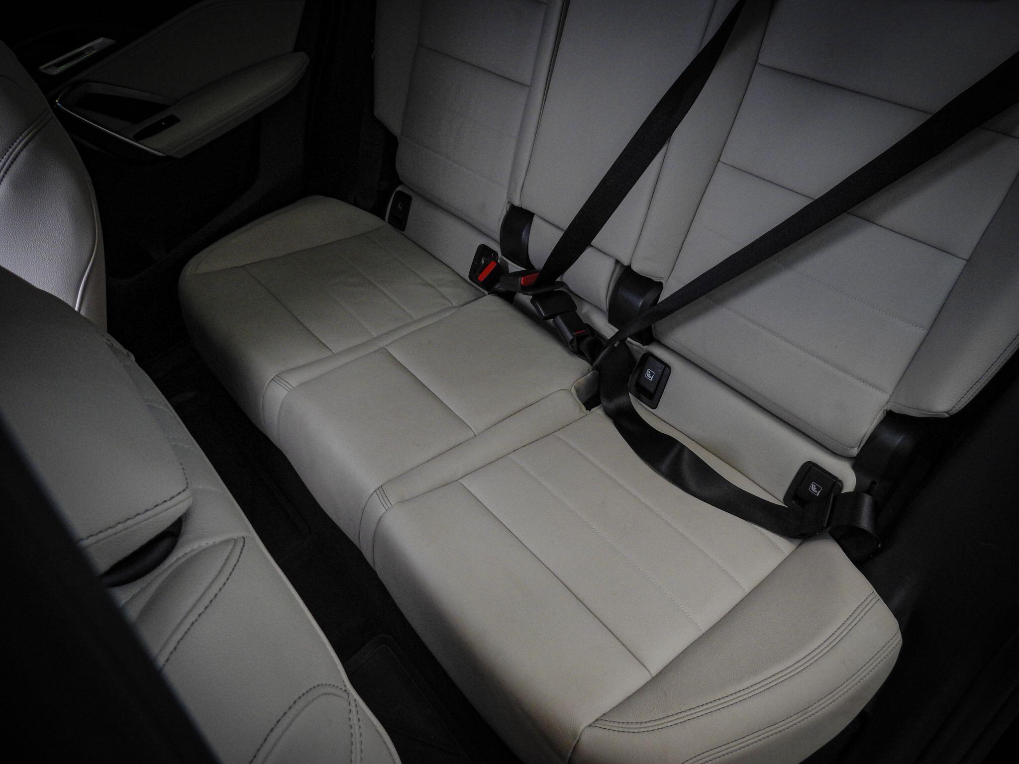 BMW Ix1 view 42