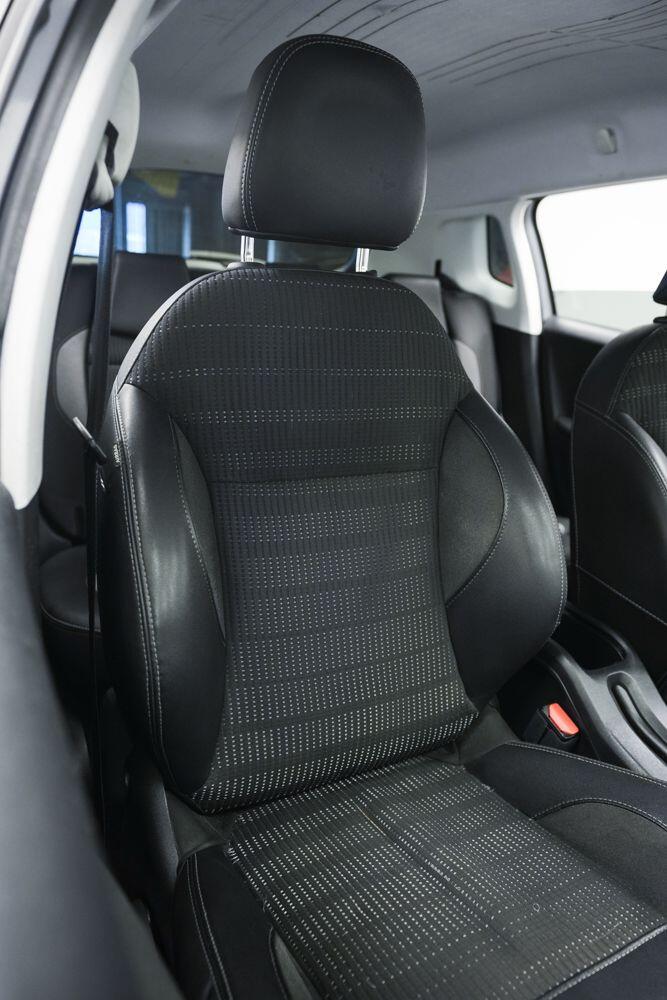 Peugeot 2008 view 10