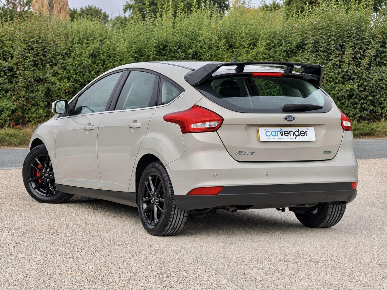Ford Focus view 4