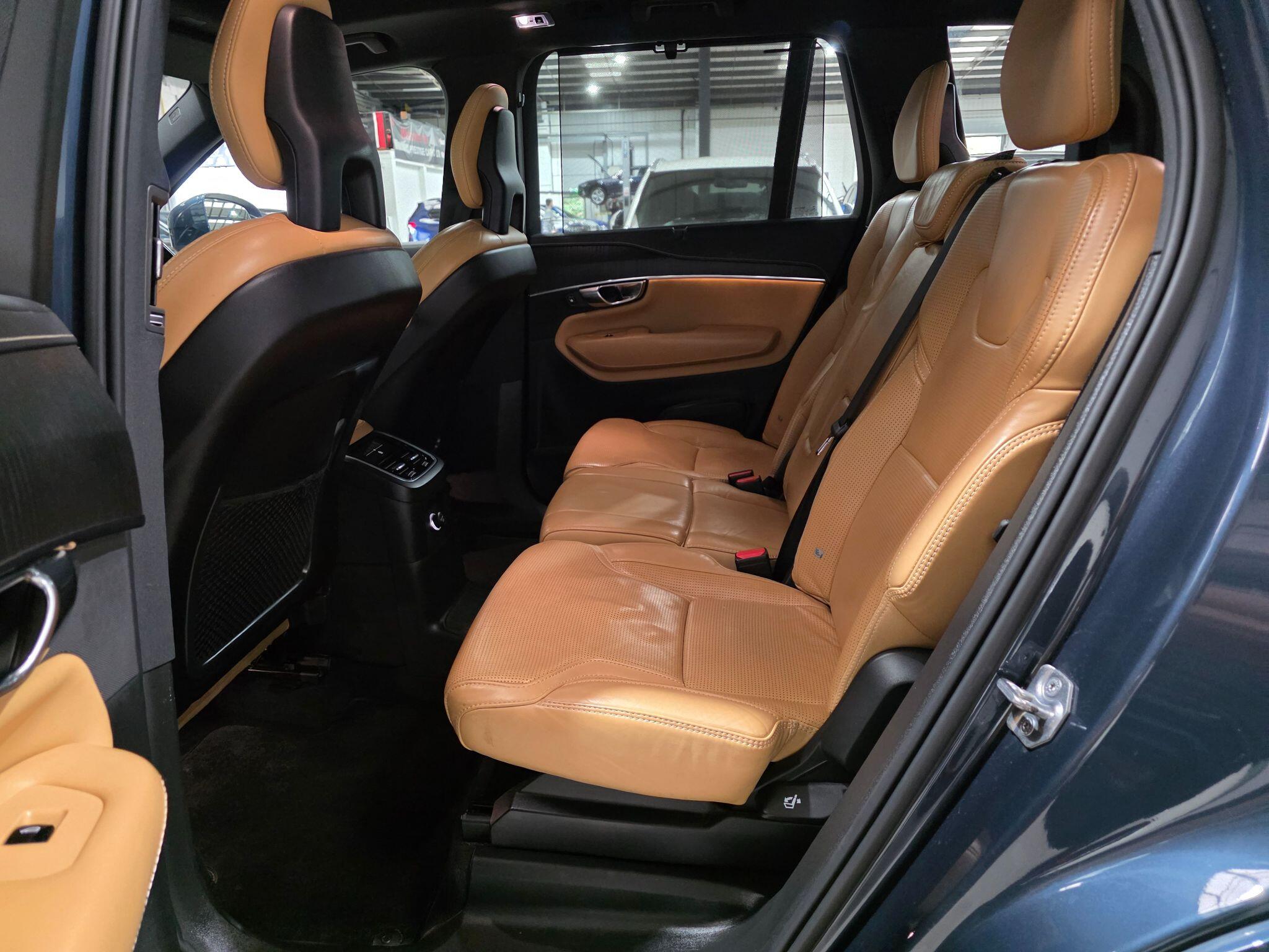 Volvo XC90 view 35