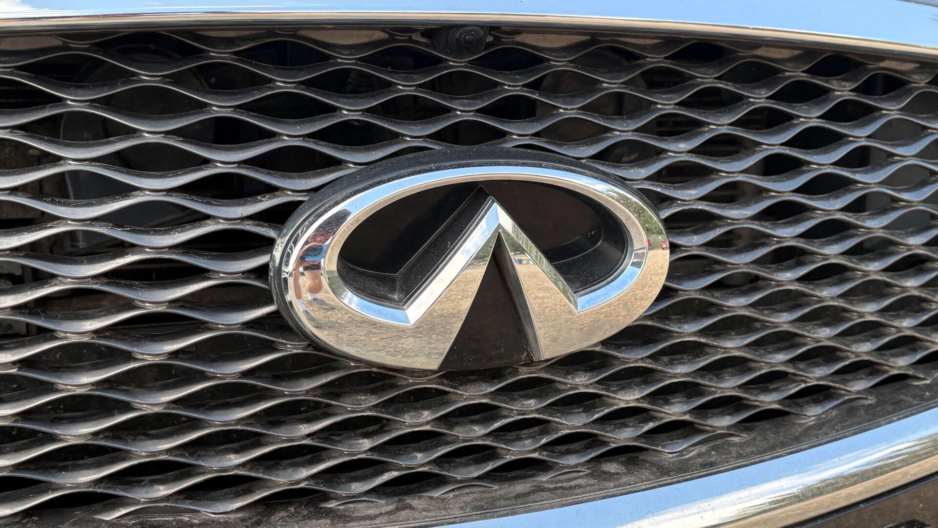 Infiniti Q50 view 38