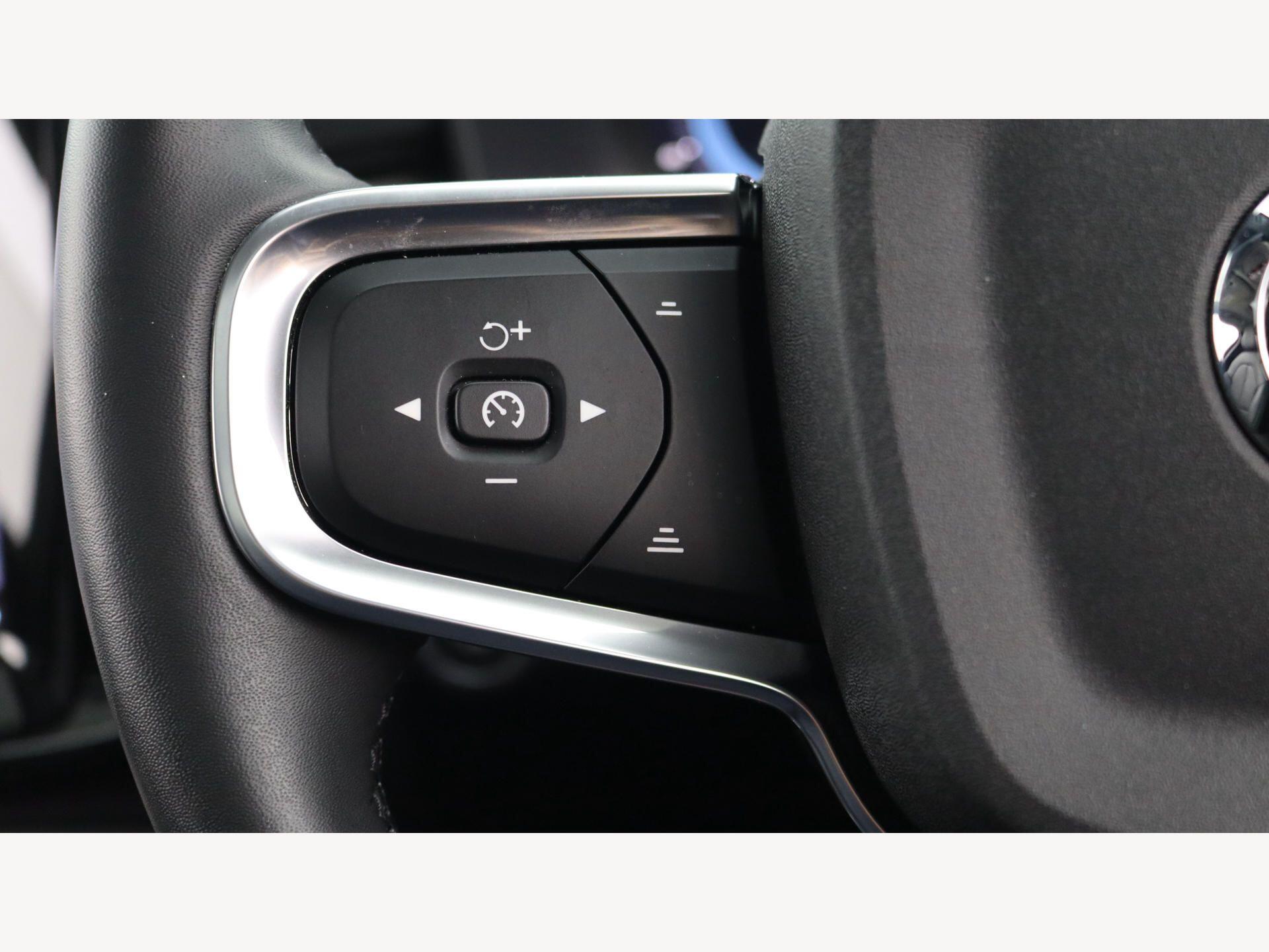Volvo XC40 view 22