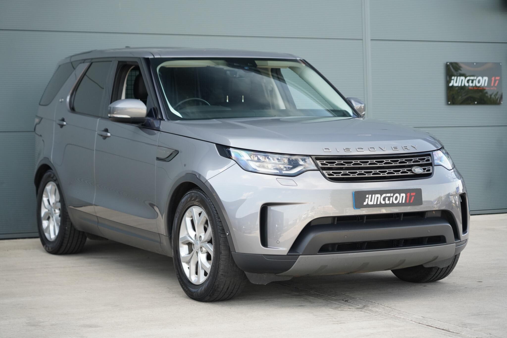 Land Rover Discovery view 4