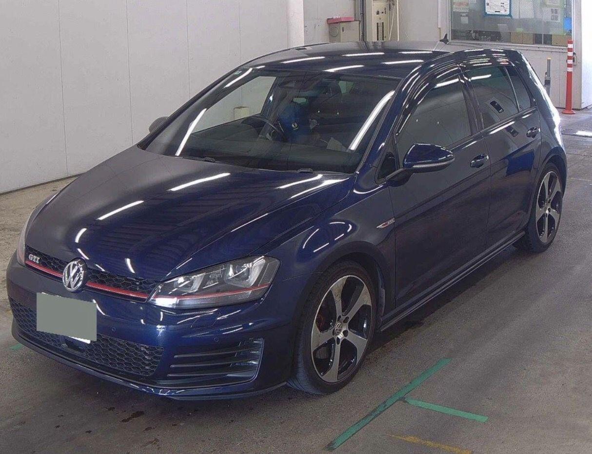 Volkswagen Golf view 2