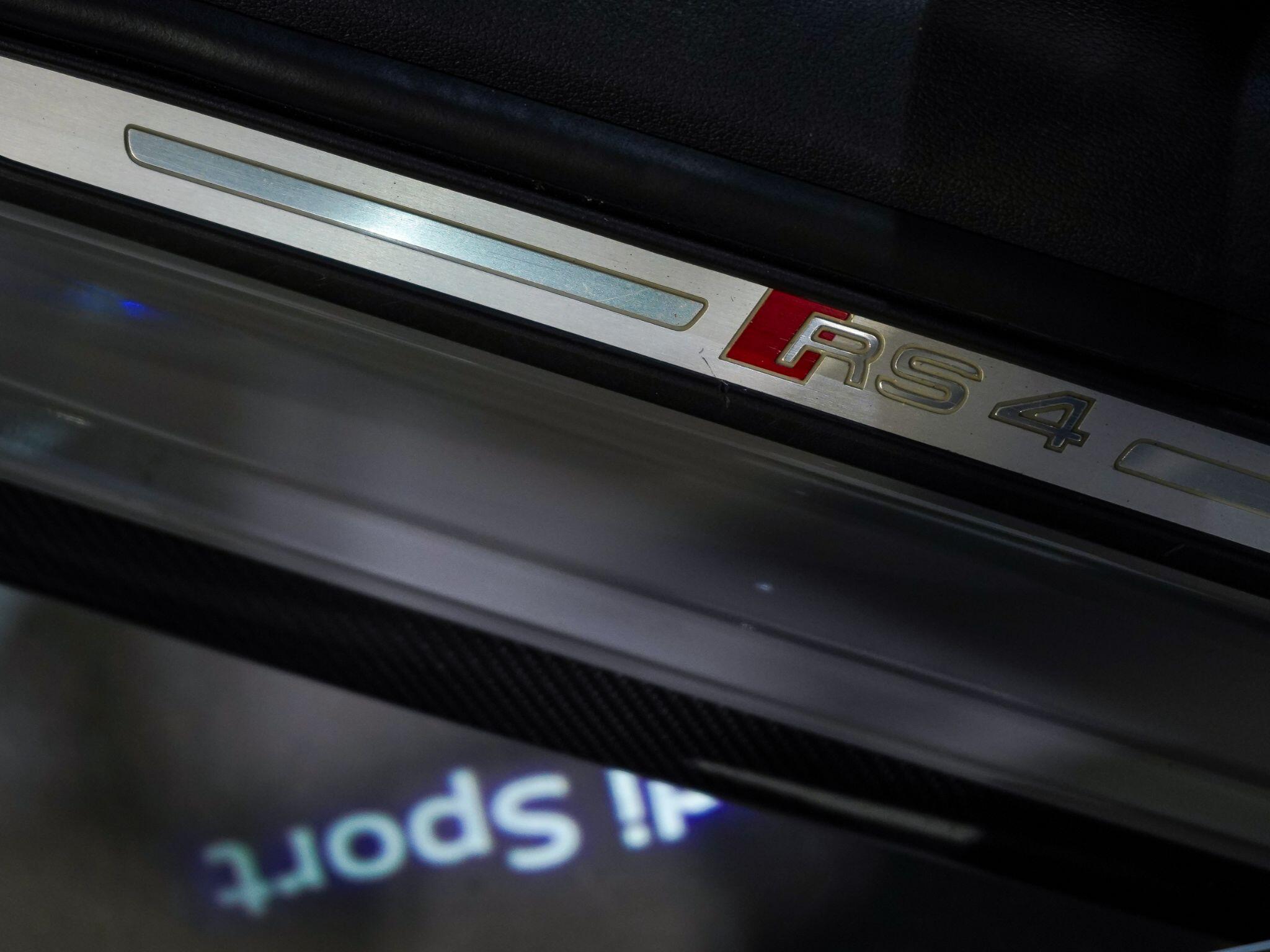 Audi RS4 view 53