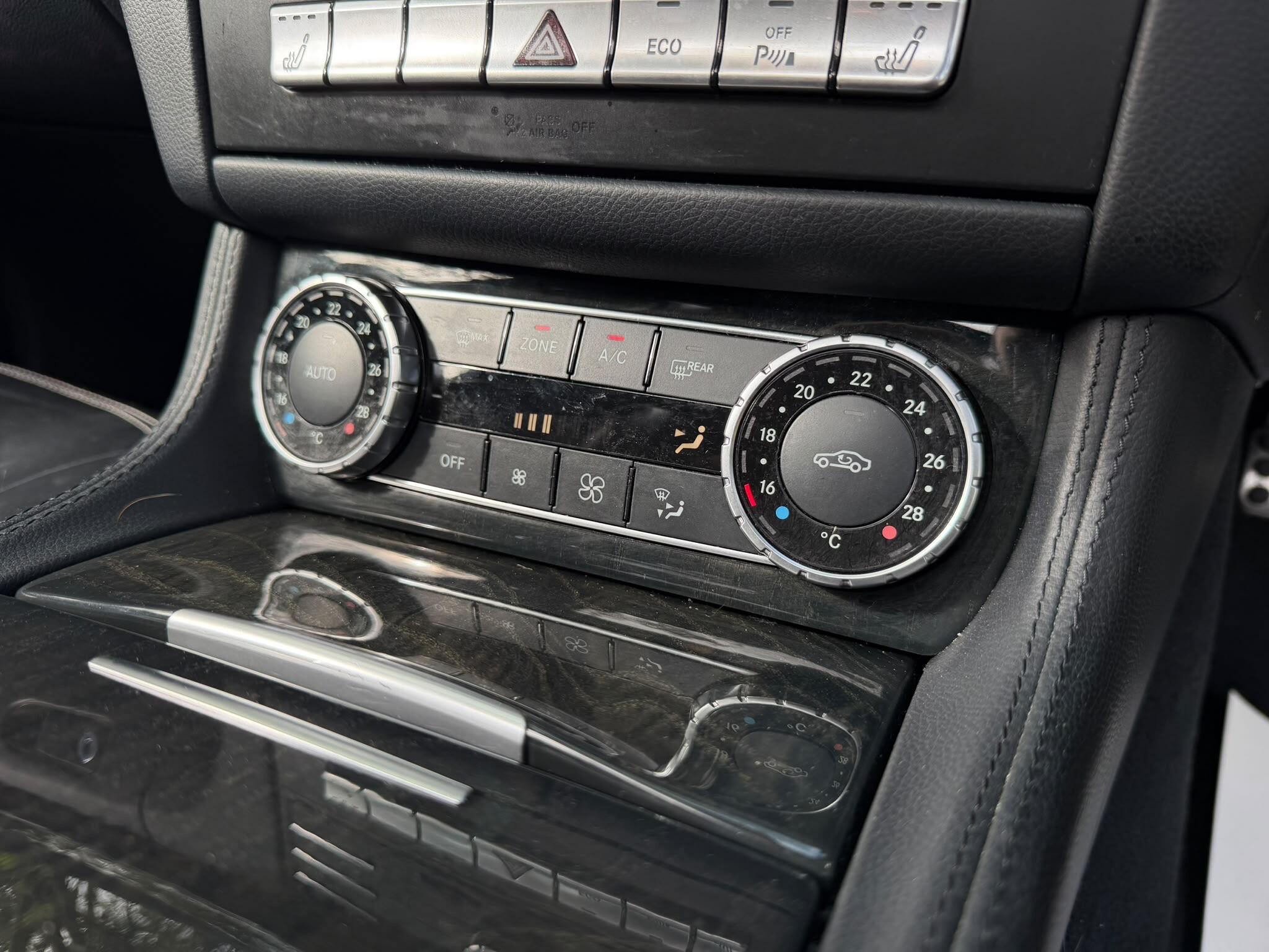 Mercedes-Benz CLS view 24