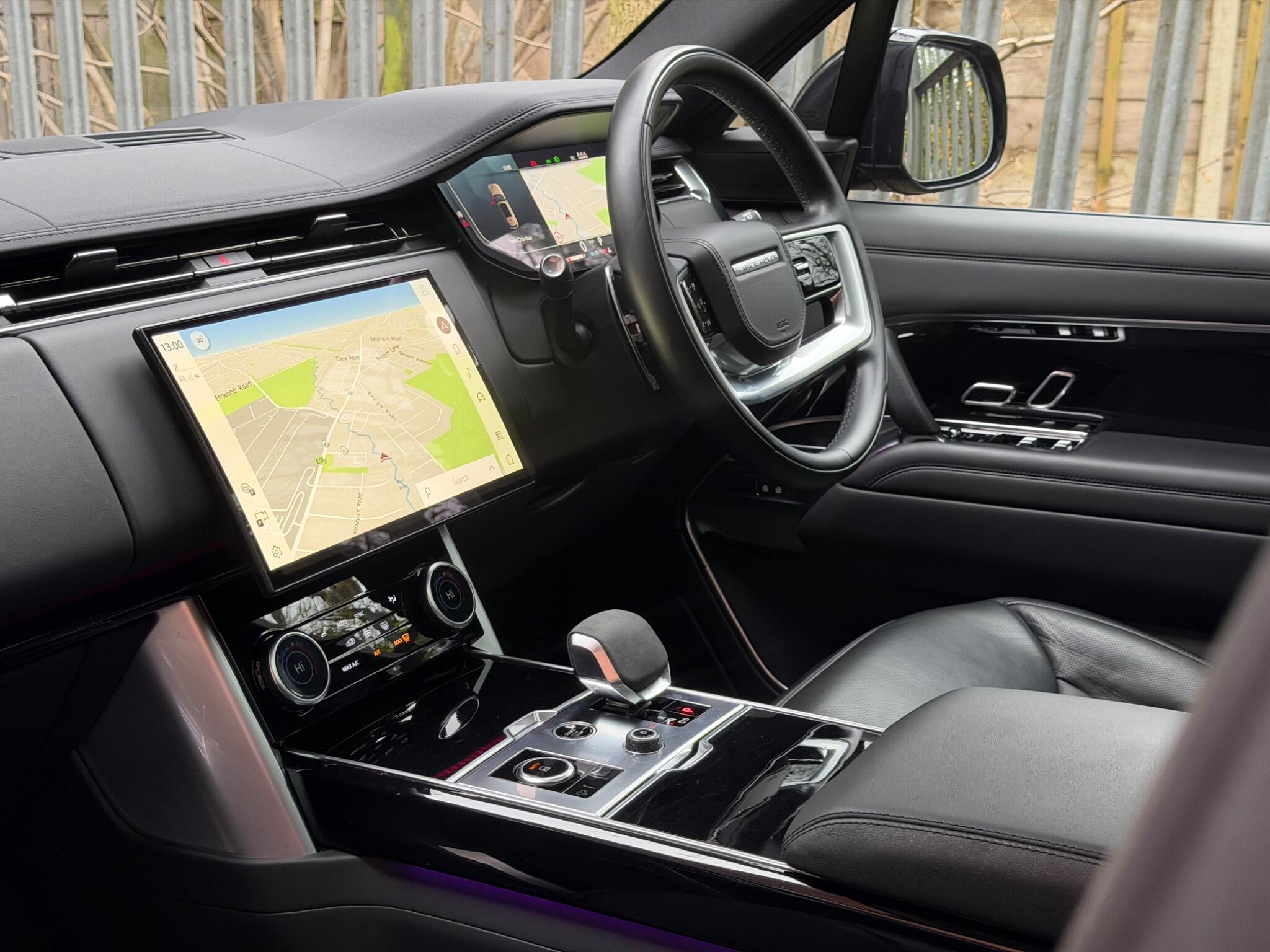 Land Rover Range Rover view 22