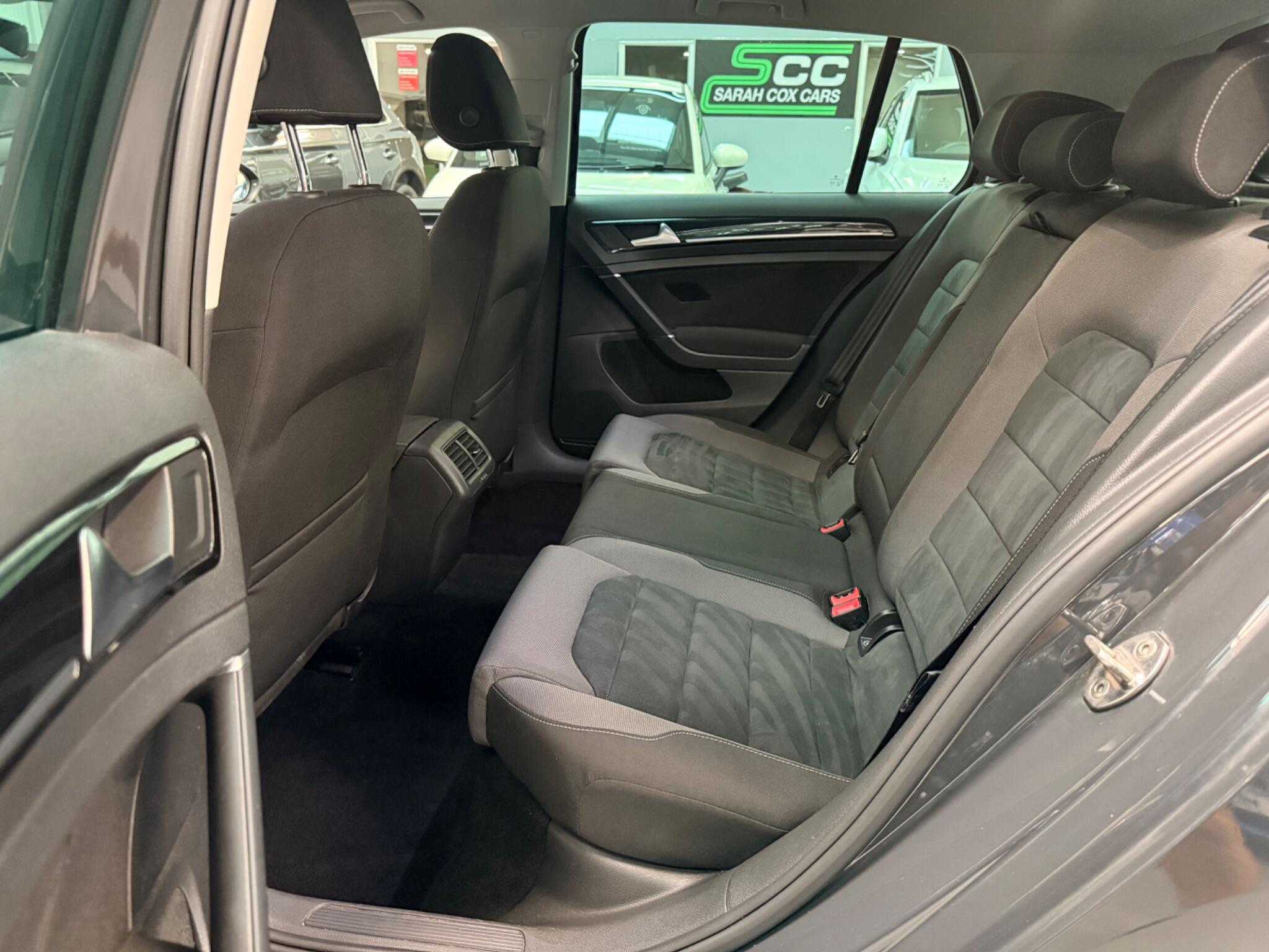 Volkswagen Golf view 17