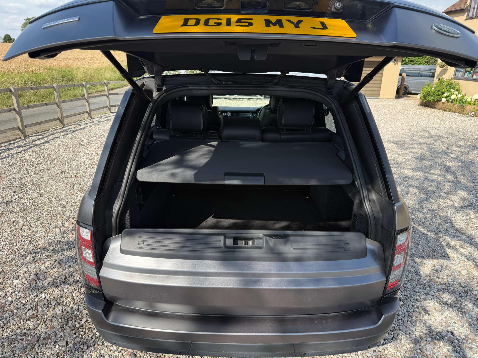 Land Rover Range Rover view 14