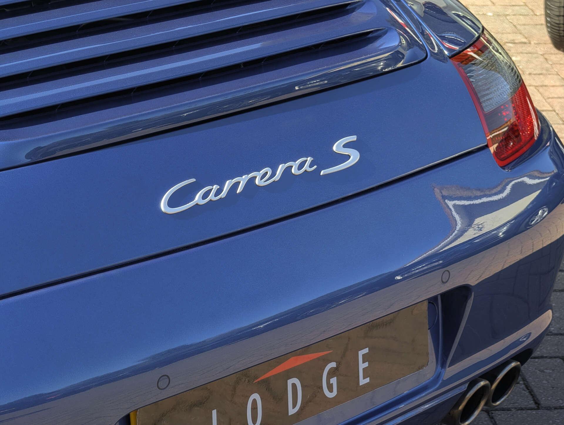 Porsche 911 view 15