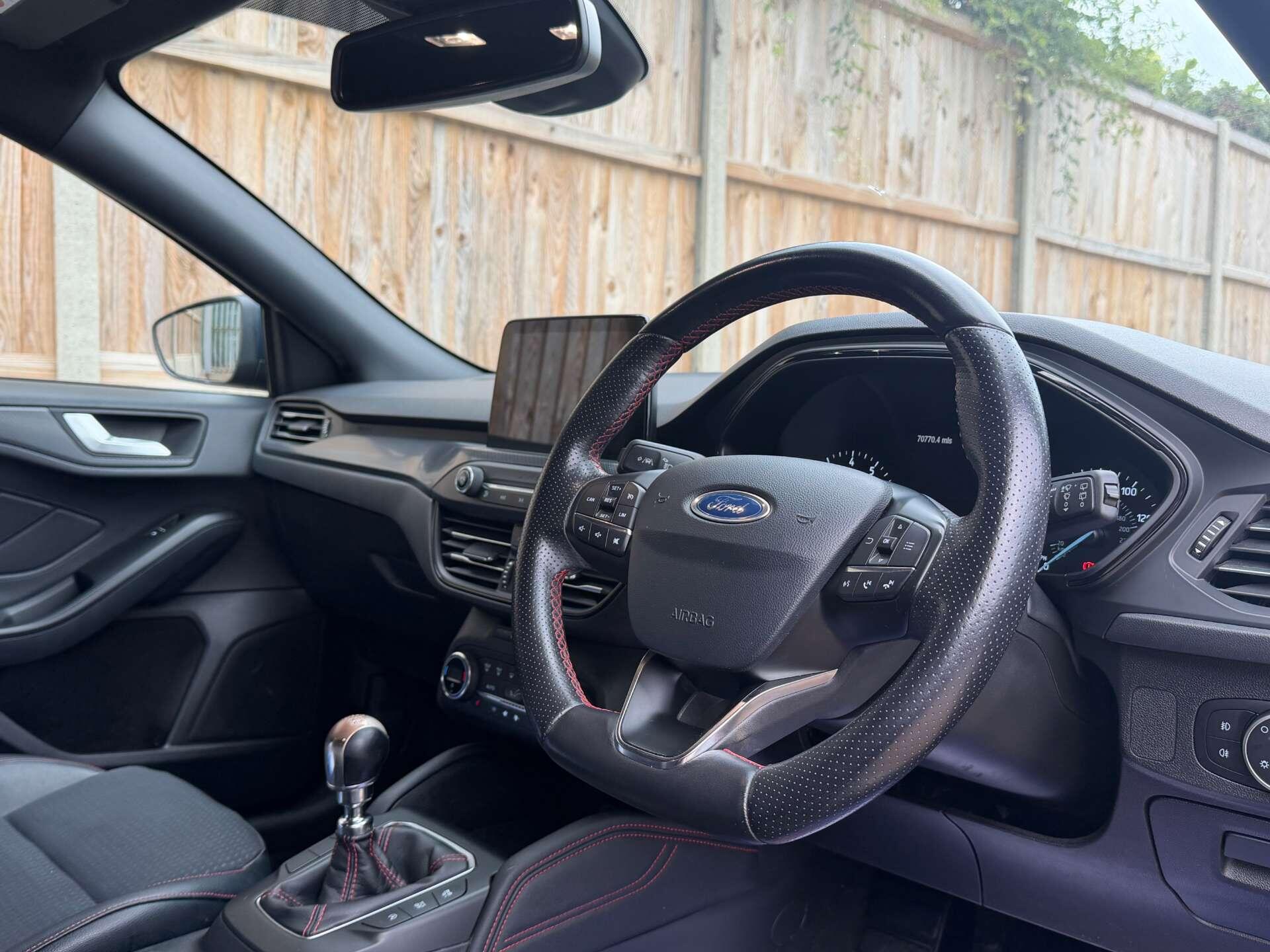Ford Focus view 2