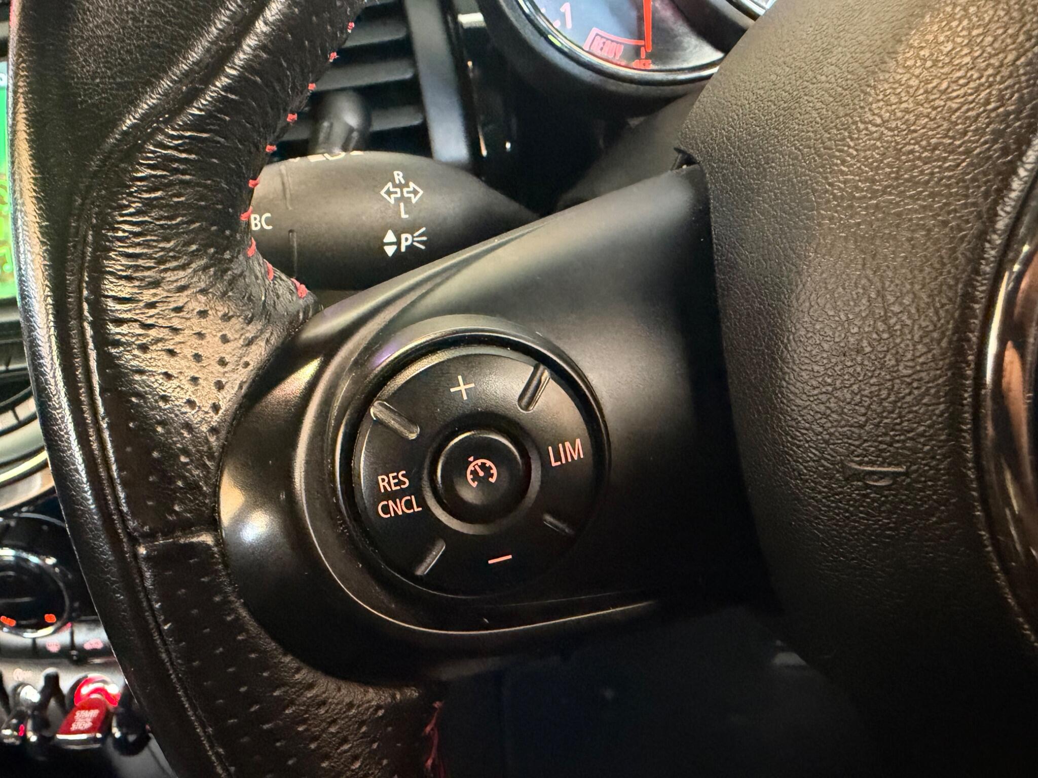 Mini Hatch view 23