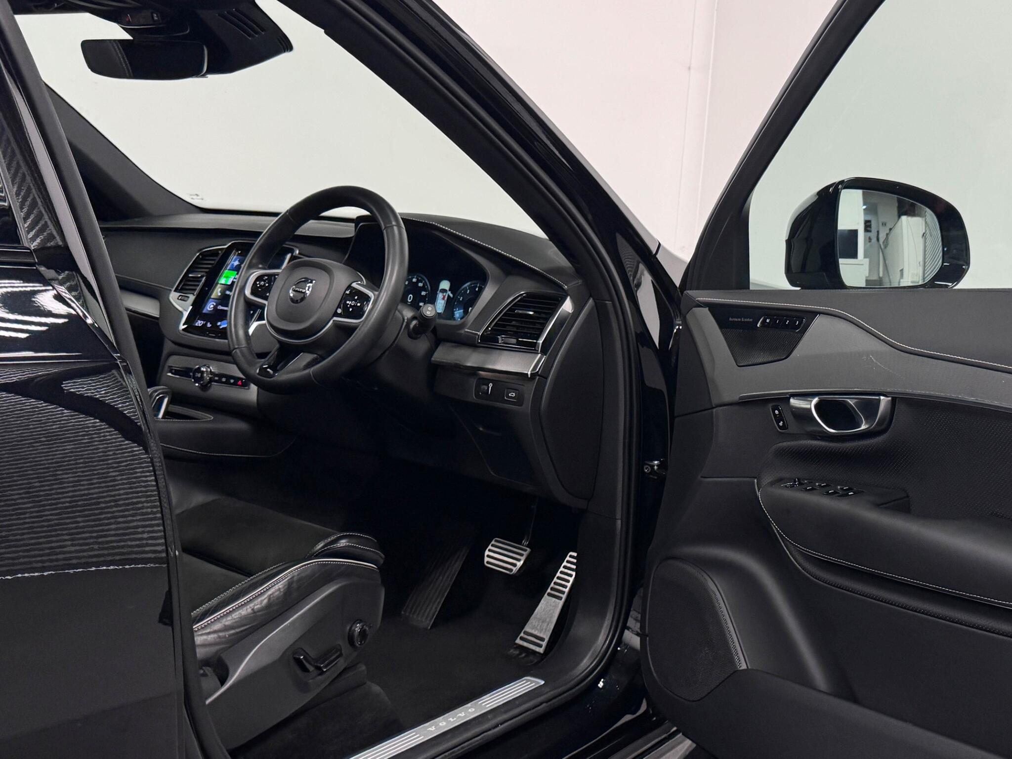 Volvo XC90 view 36