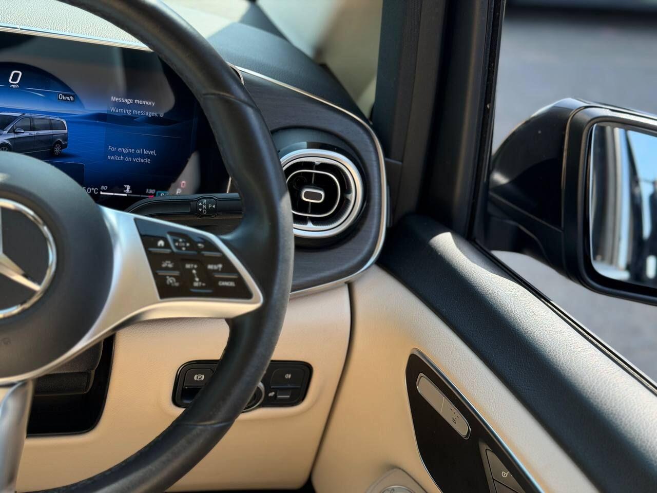 Mercedes-Benz V Class view 28
