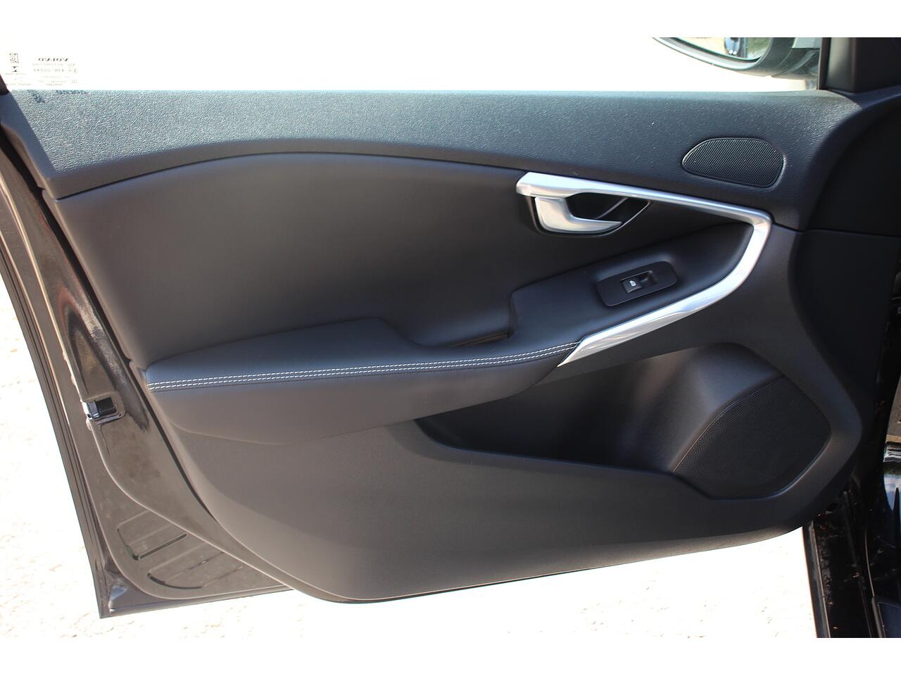 Volvo V40 view 32