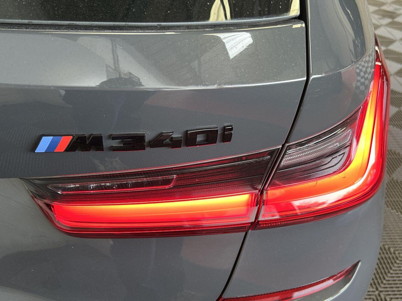 BMW 3 Series view 22