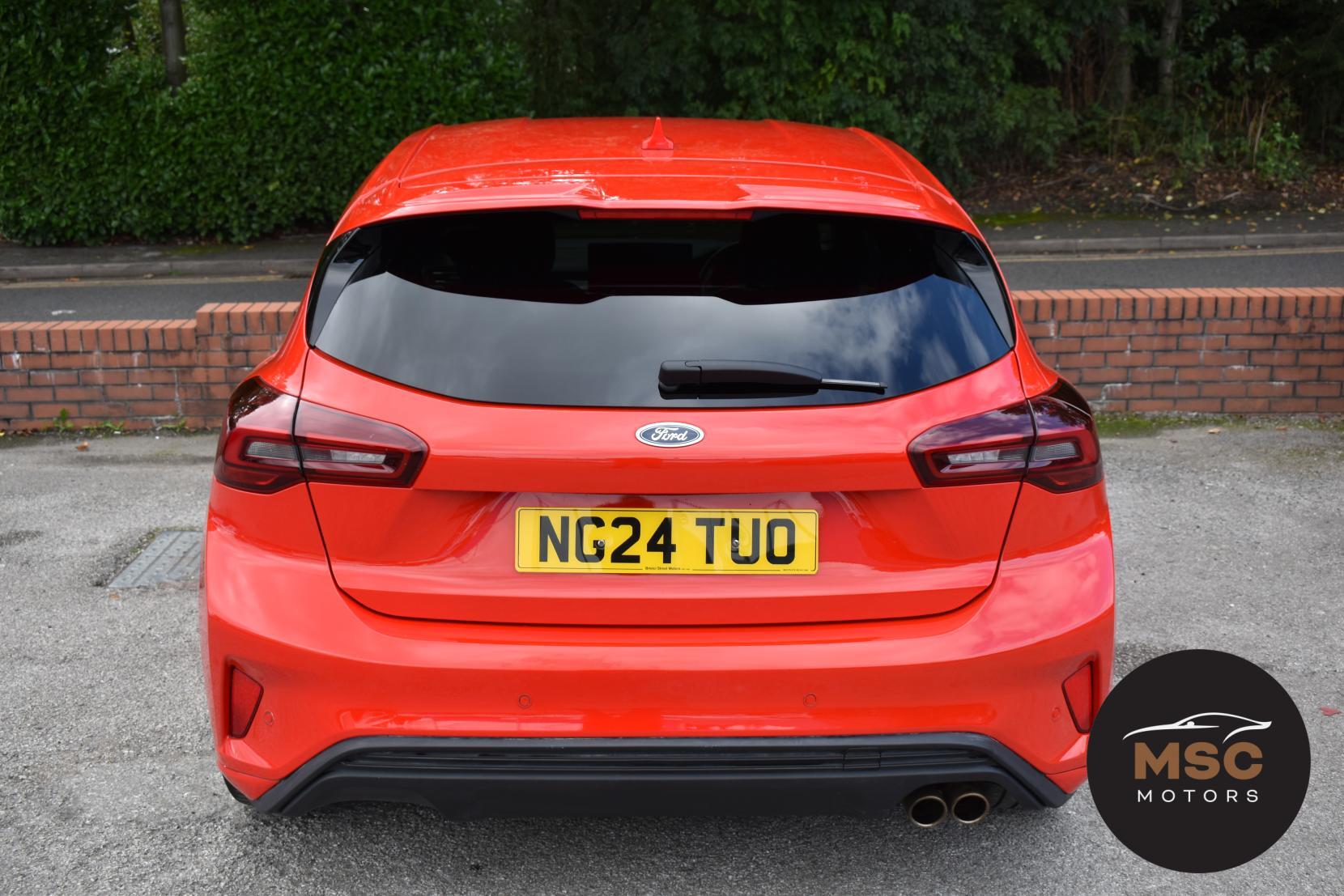 Ford Focus view 15