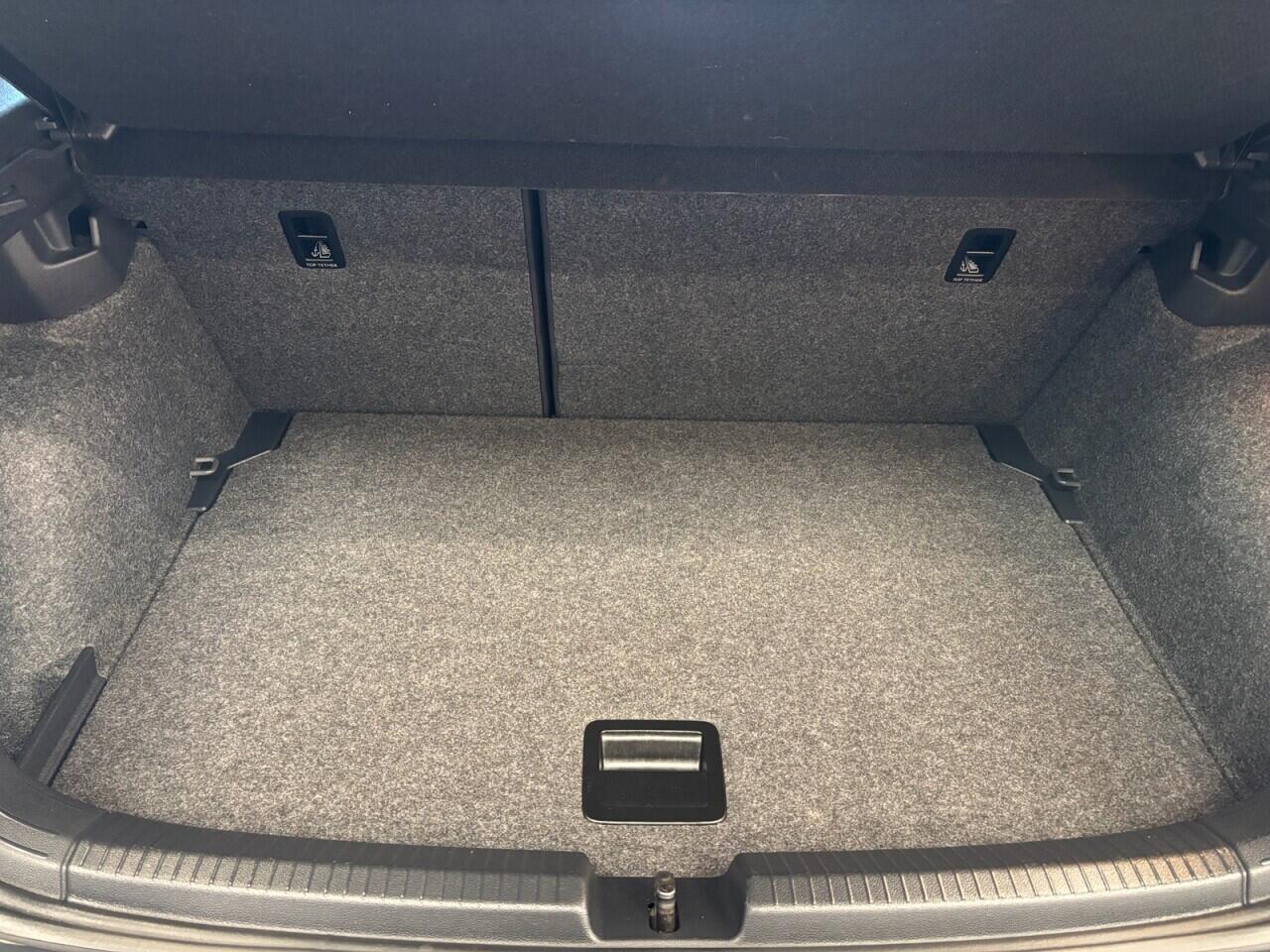 Volkswagen Polo view 21