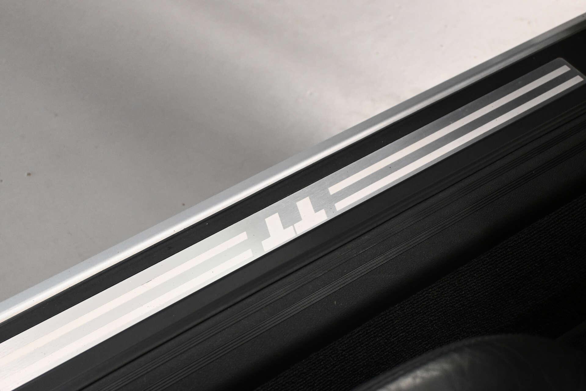 Audi TT view 28